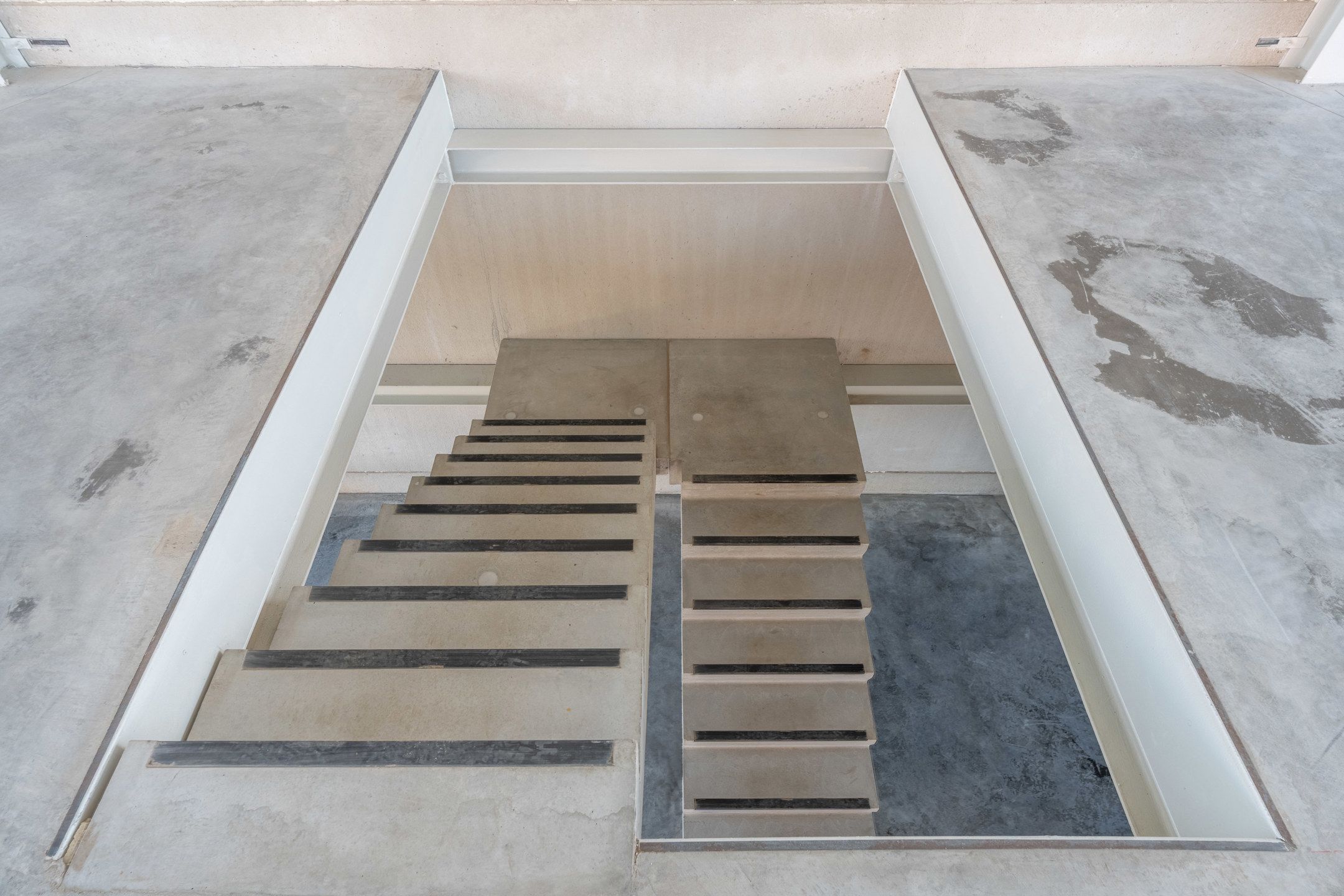 Nieuw handelspand van 245 m² met 5 pp op perceel van 605 m² foto 17