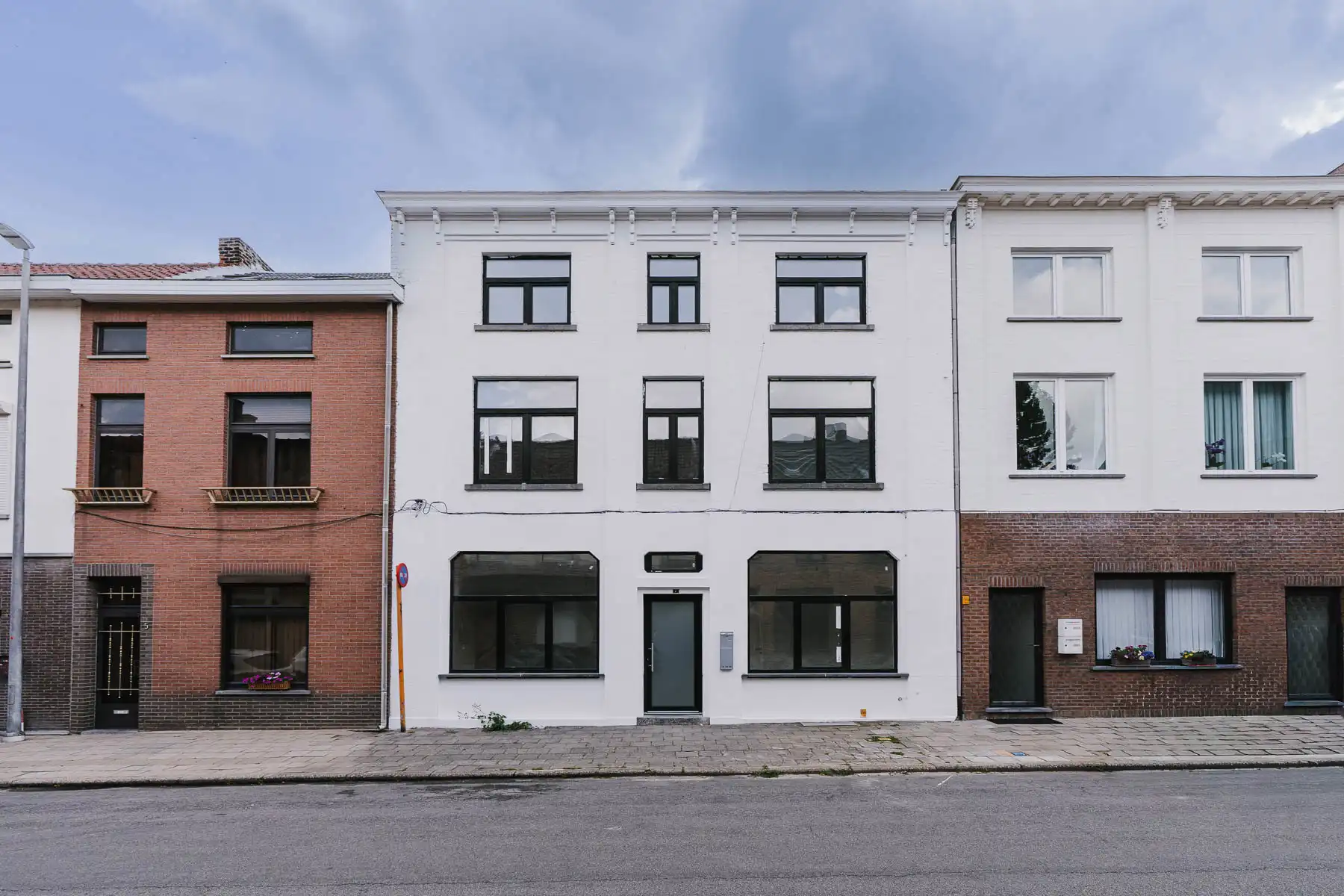 Prachtig, lichtrijk appartement op wandelafstand van station foto {{pictureIndex}}
