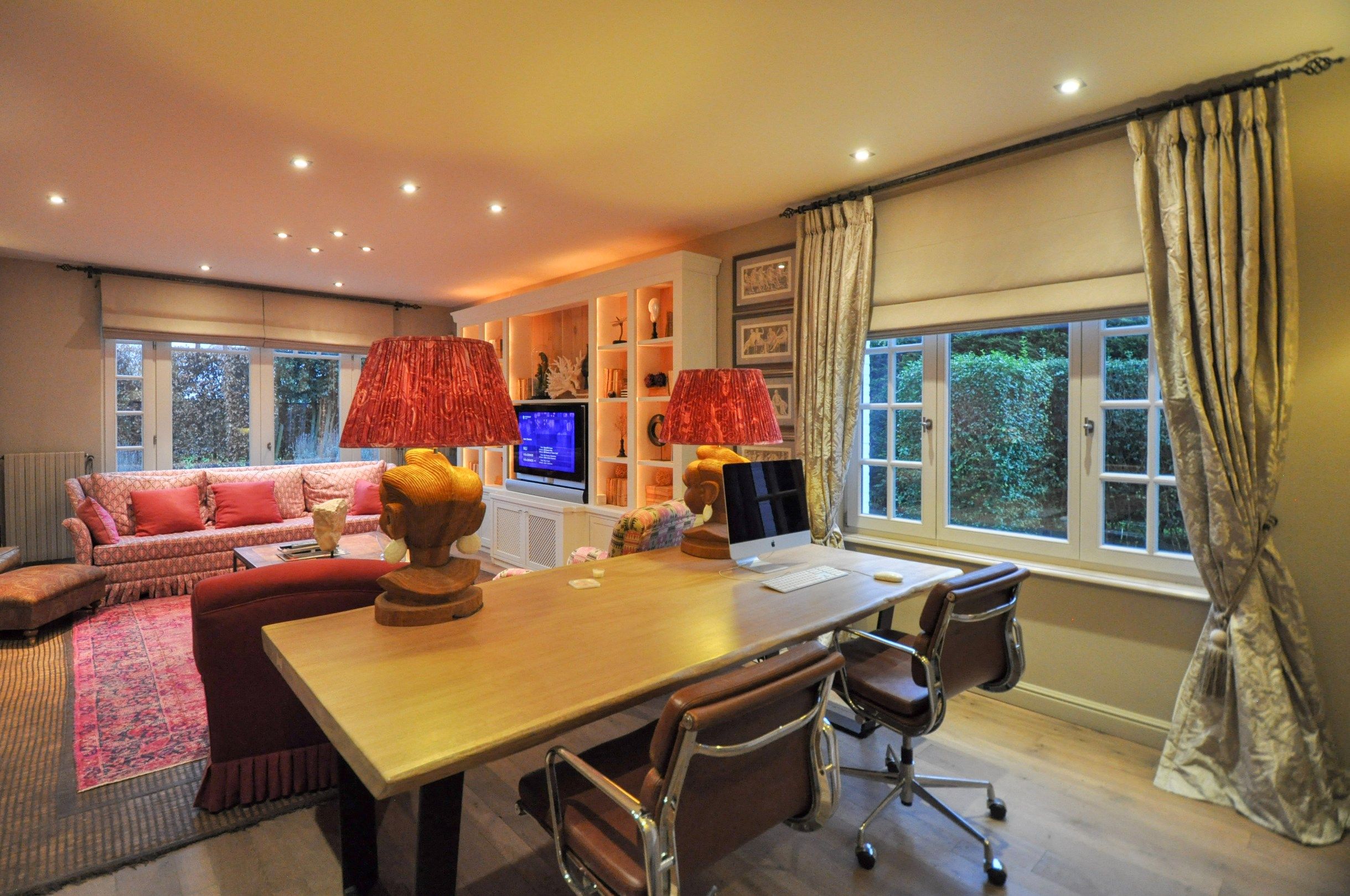 Charmante villa gelegen in een rustige residentiele wijk. foto 7