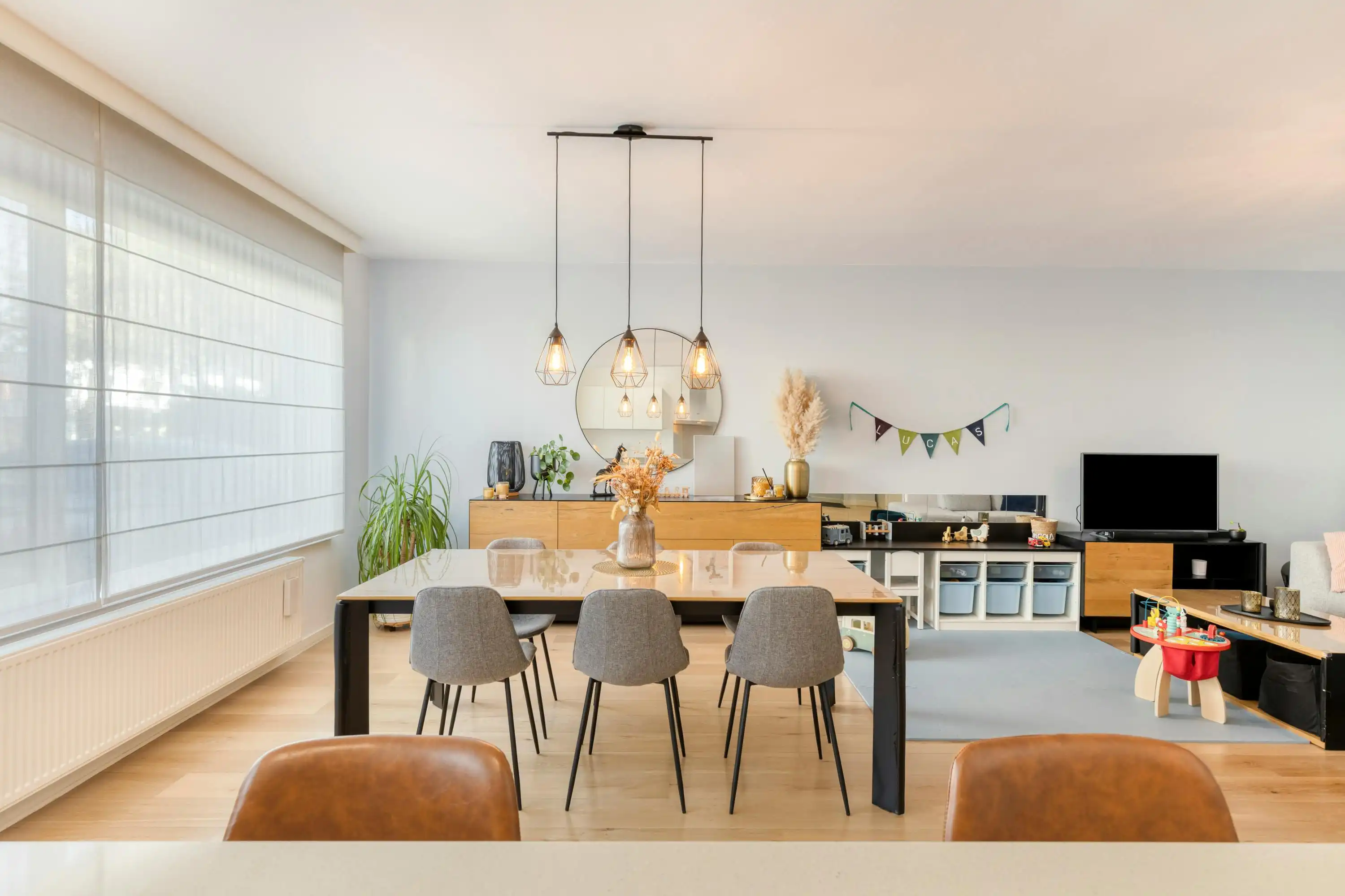 Kwalitatief appartement met 3 slaapkamers te koop in Merksem foto 8