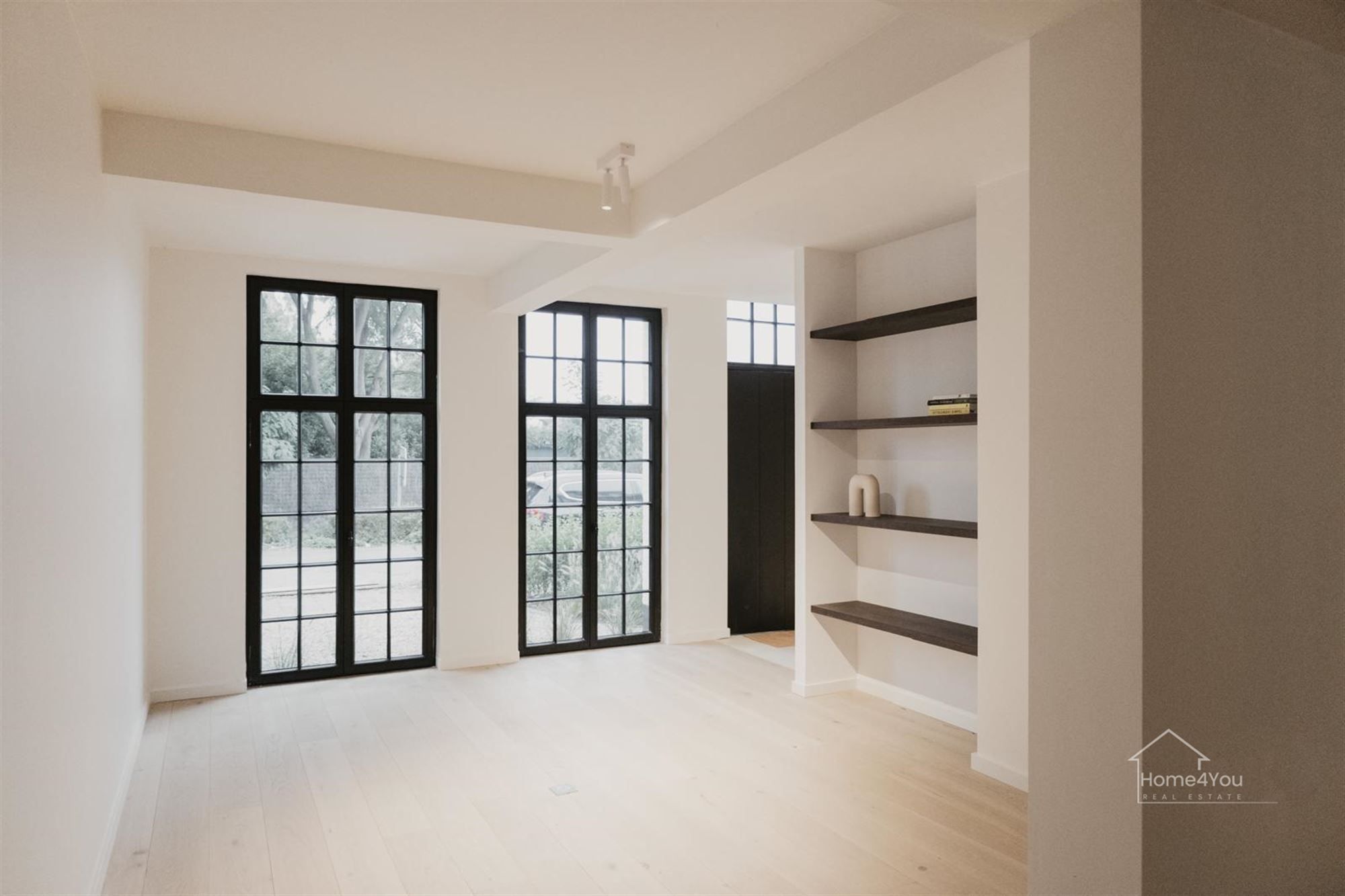 Net gerenoveerde woning op toplocatie in ’s-Gravenwezel foto 4