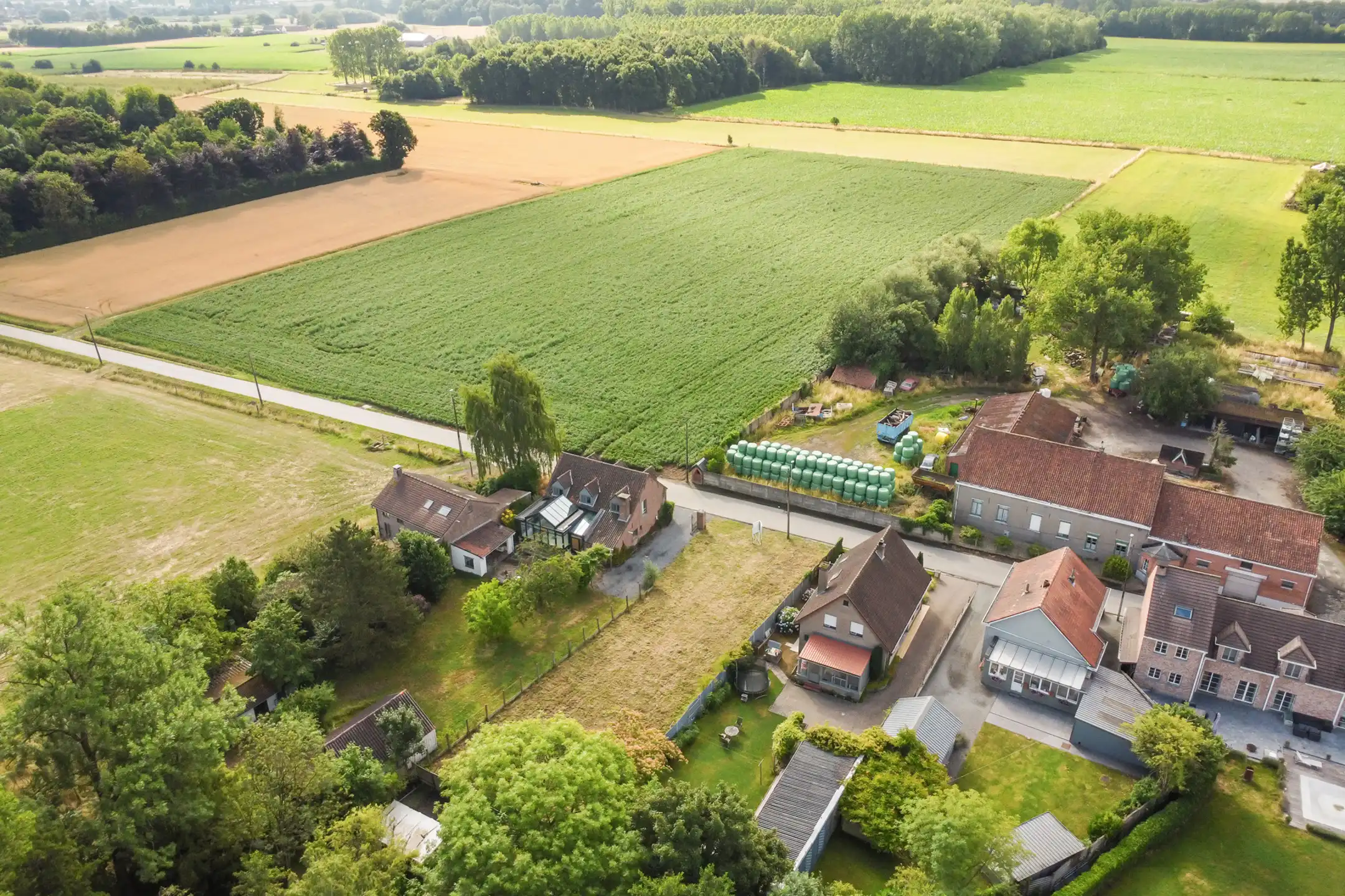 Bouwgrond van 620m² in rustige straat foto 6