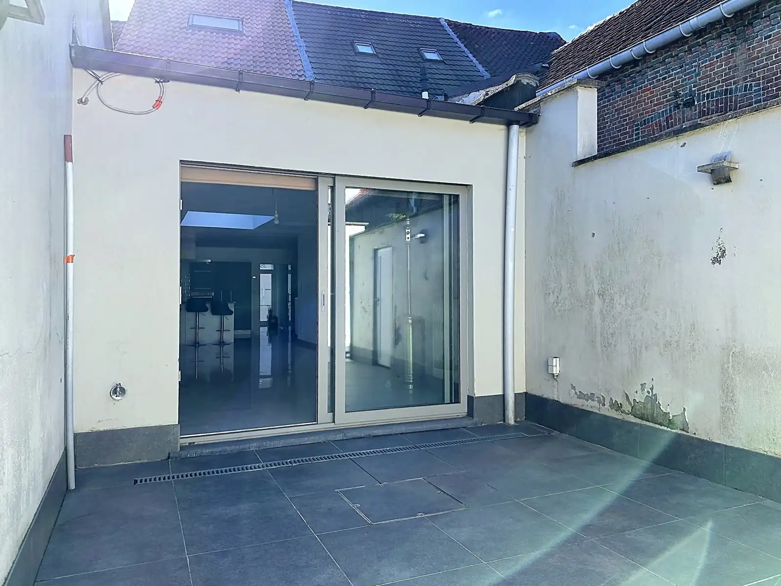 Instapklare, gerenoveerde woning met gezellige koer in hartje Niel! foto 35