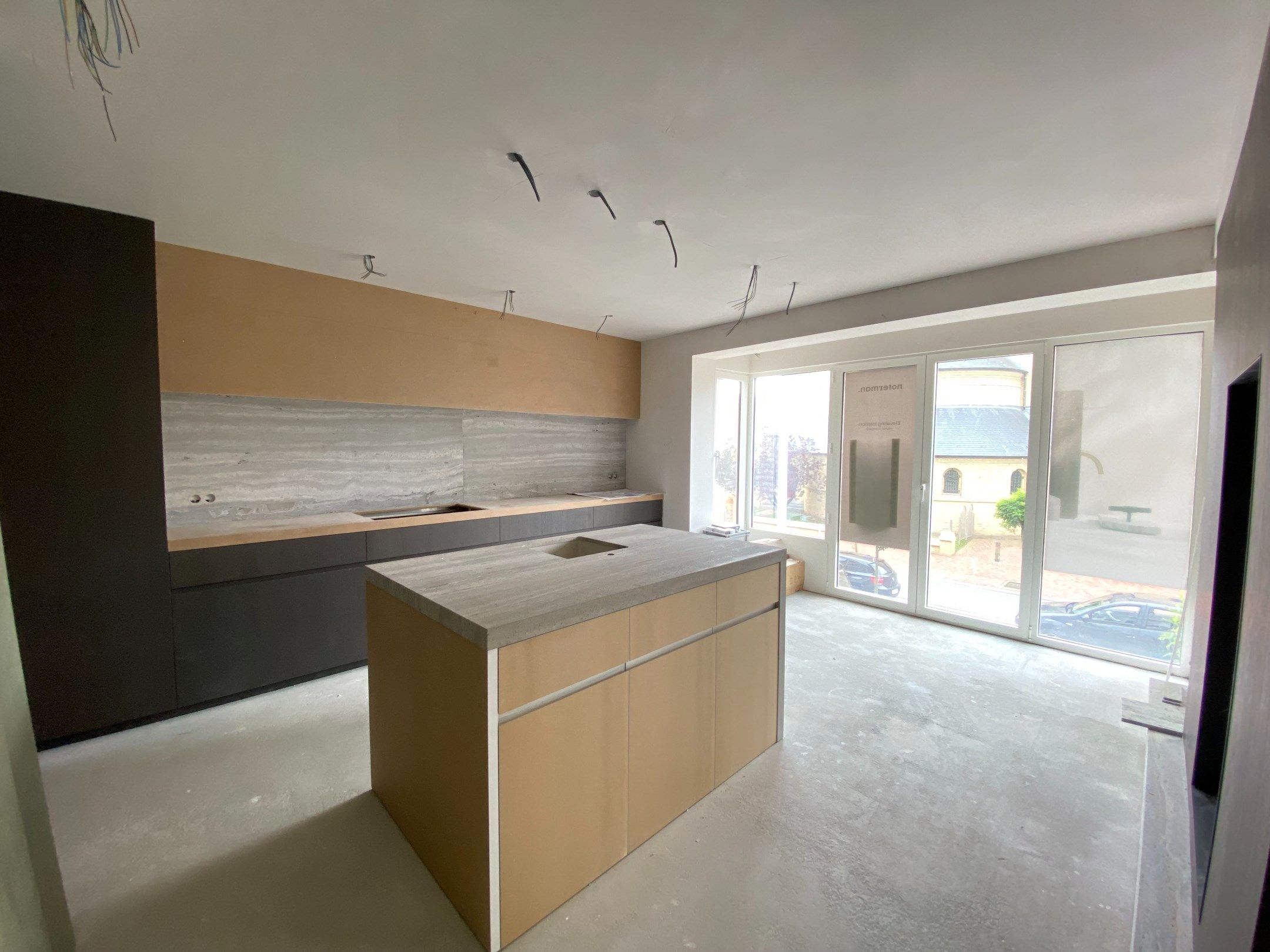  Dit appartement op de eerste verdieping, met een totale oppervlakte van 140 m², bevindt vlakbij de zeedijk en rechtenover de kerk in de Dumortierlaan te Knokke foto 9