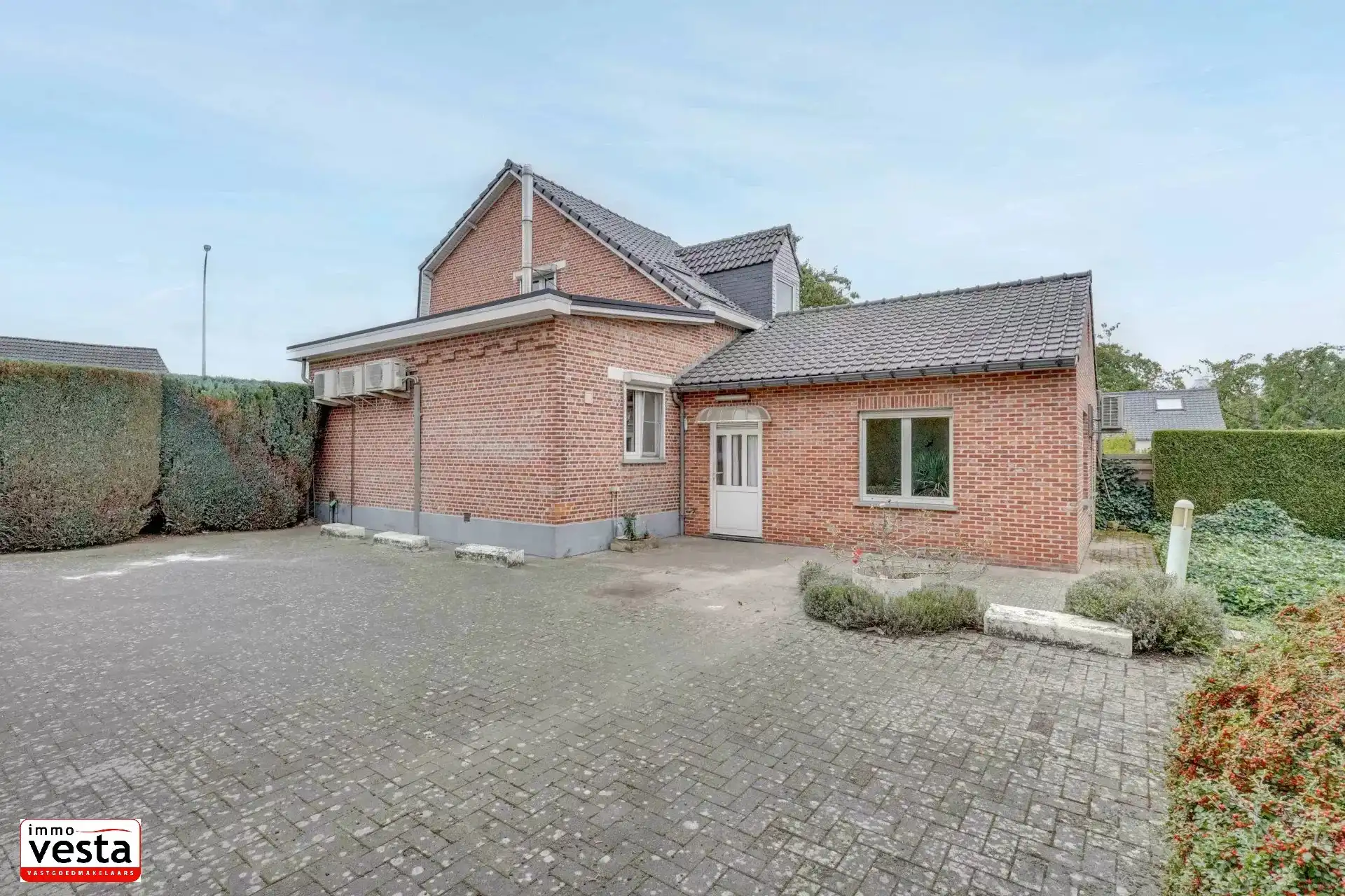 Op te knappen handelspand met mogelijkheid tot herbestemming foto 6