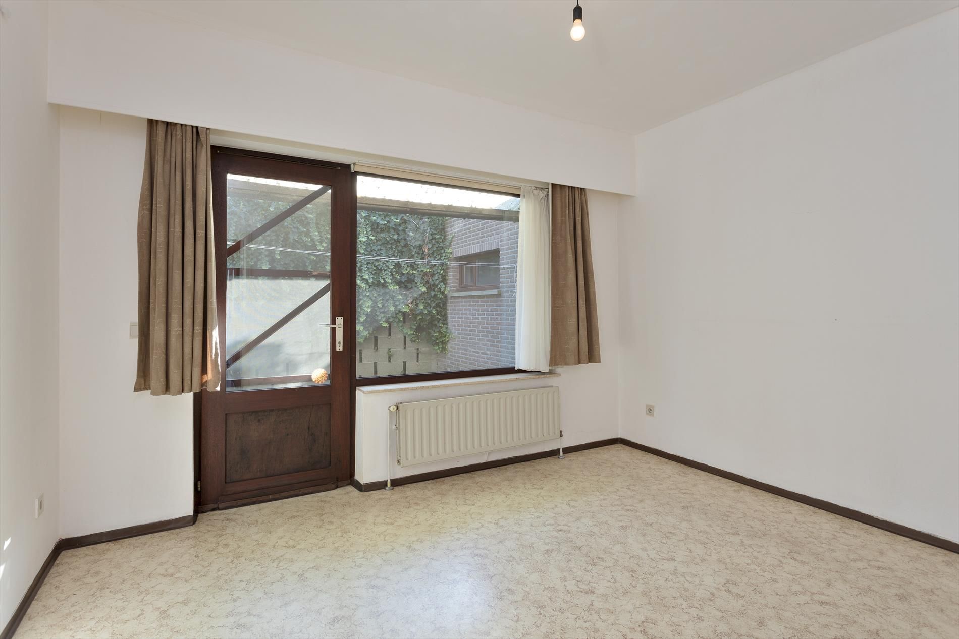 KIJKMOMENT ZA 21/06 ! Opbrengsteigendom met twee appartementen op wandelafstand van het centrum! foto 5