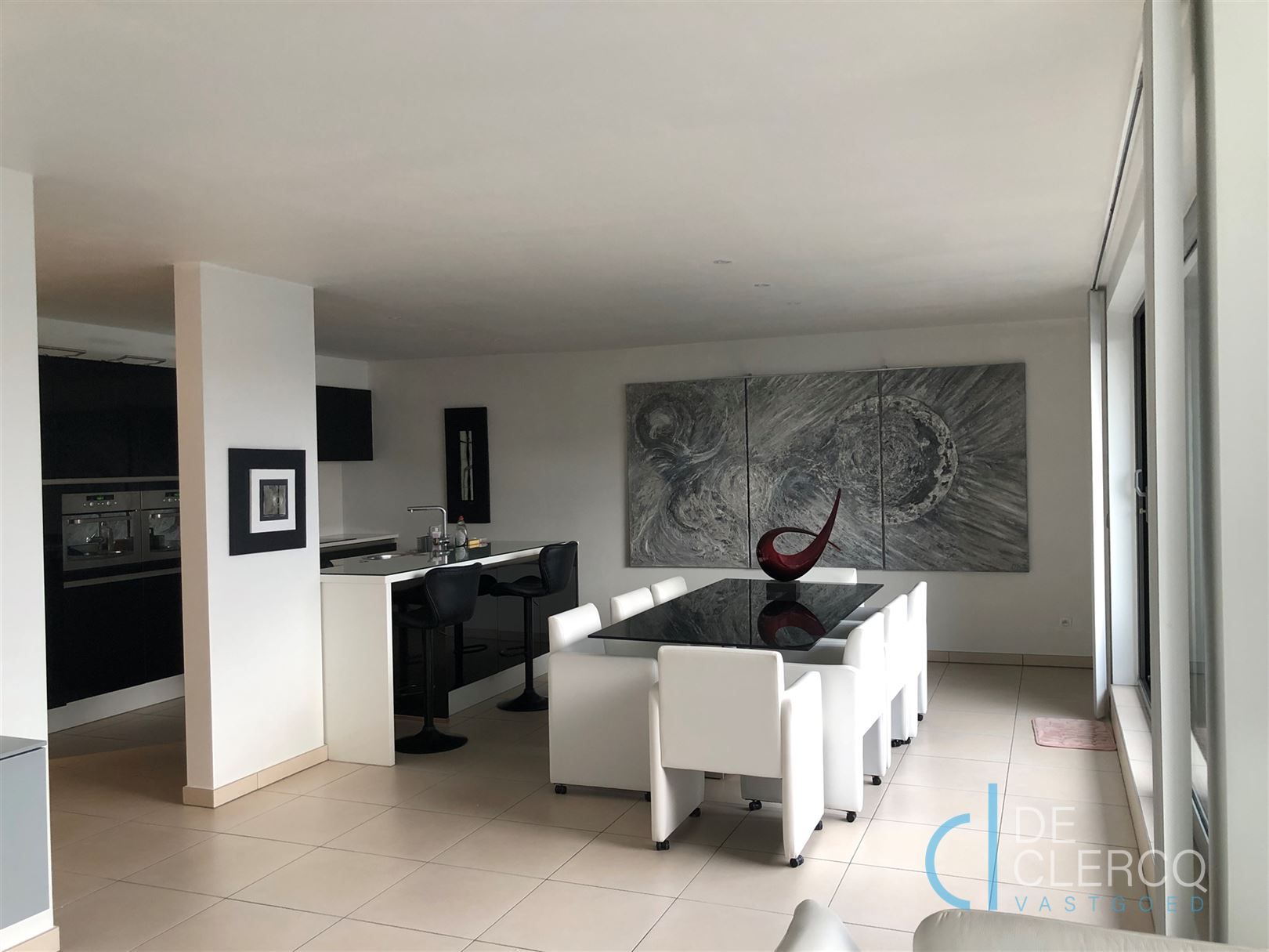 Zeer ruim appartement met garage TE HUUR in het centrum van Lochristi! foto 8