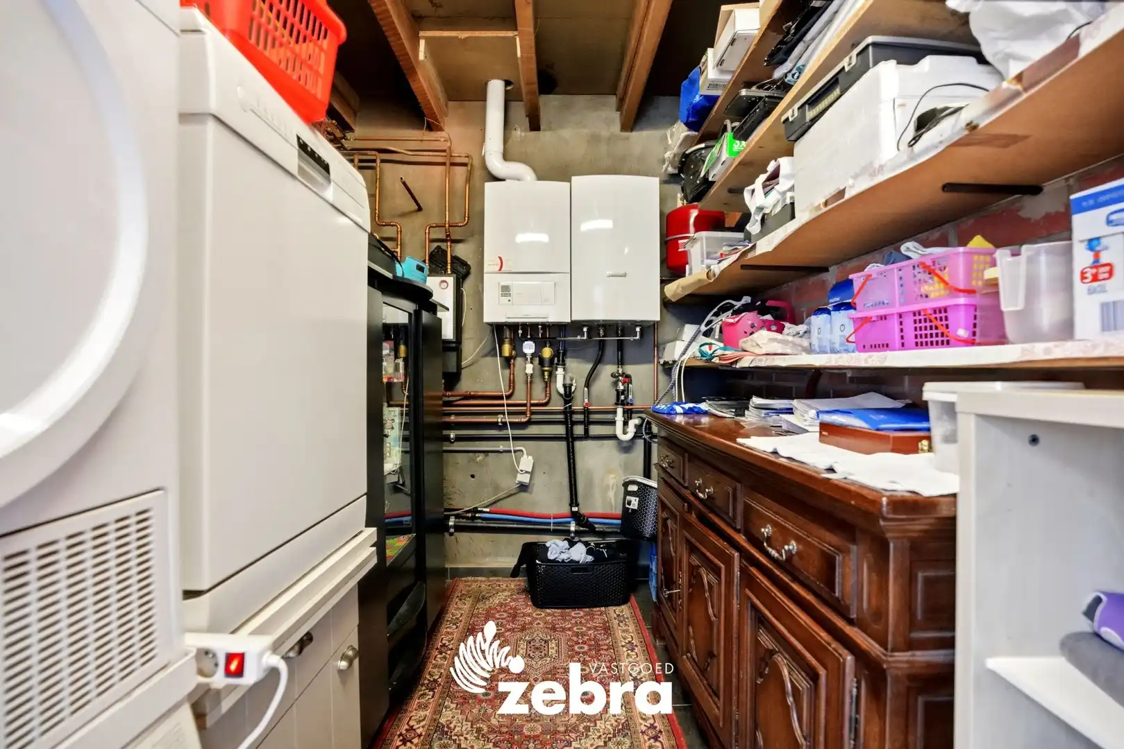 Gesloten bebouwing met 4 slaapkamers, ruime garage en handelsruimte in Sint-Kruis foto 24