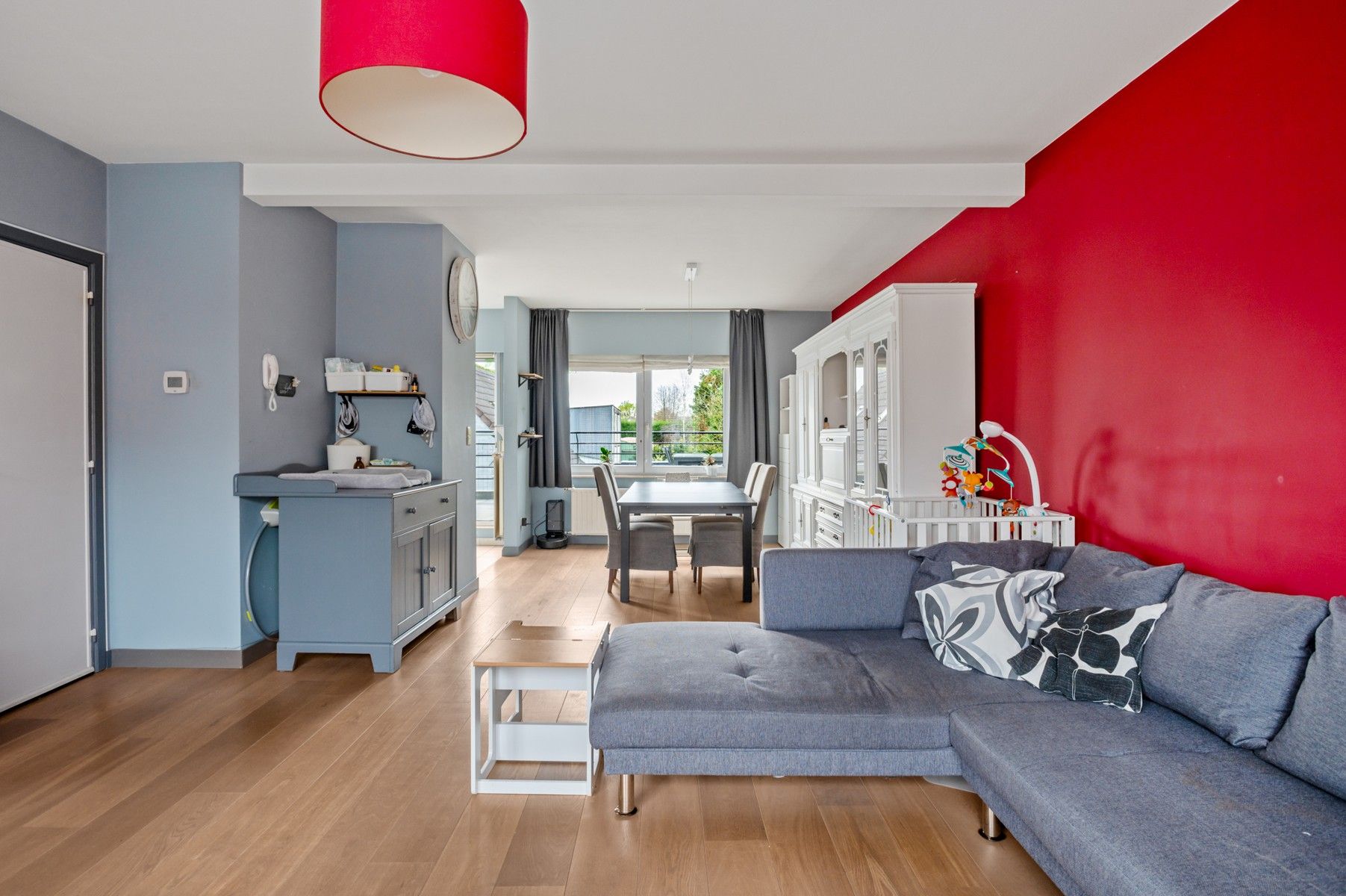 Ruim duplex-appartement met groot terras en staanplaats foto 2