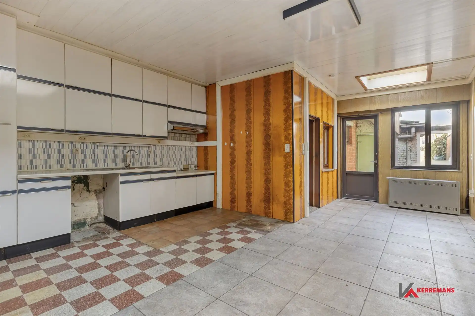 Op te frissen woning met 4 slaapkamers, tuin en garage.  foto 11