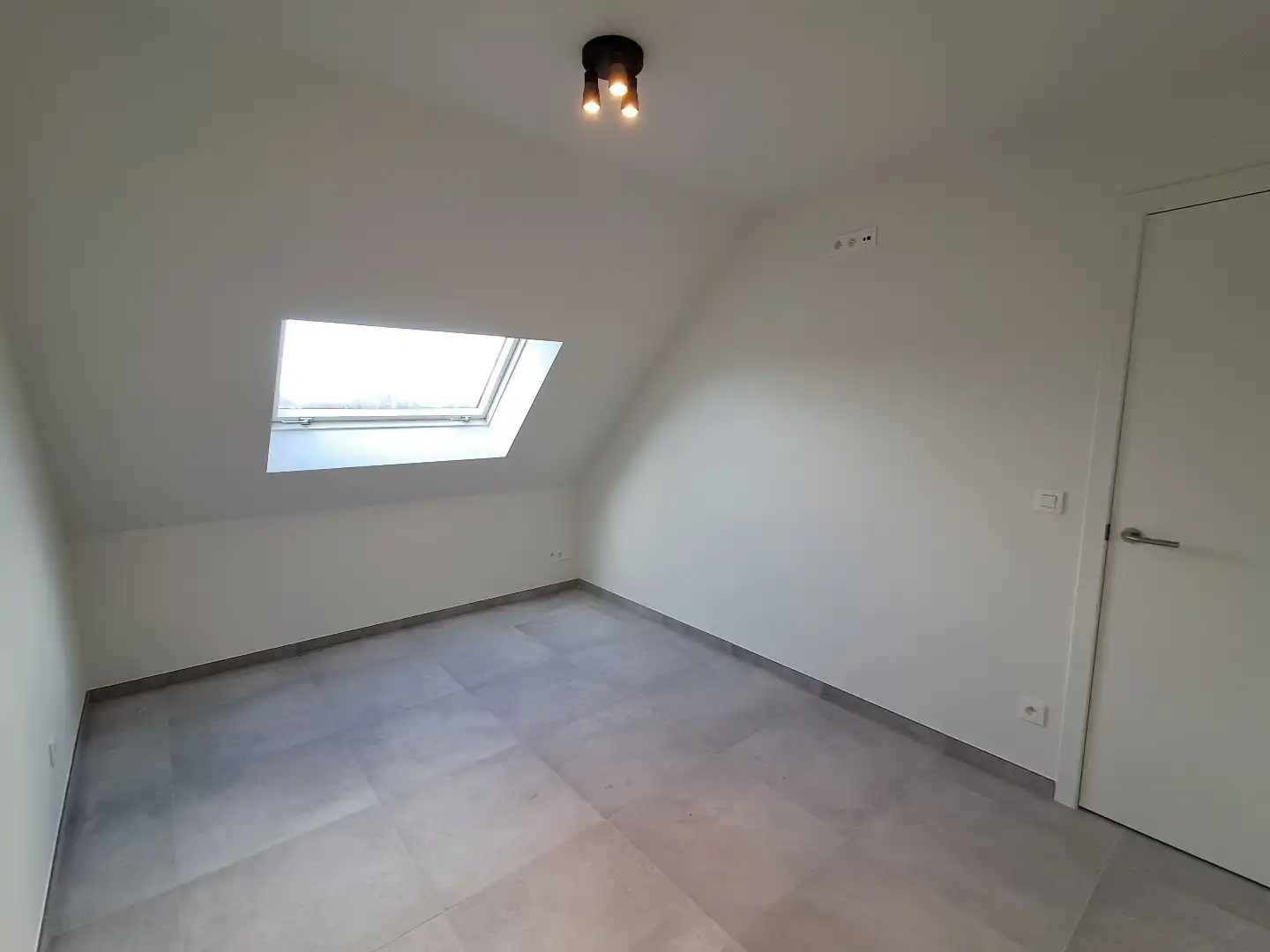 Ruim nieuwbouwappartement te Sijsele! foto 16