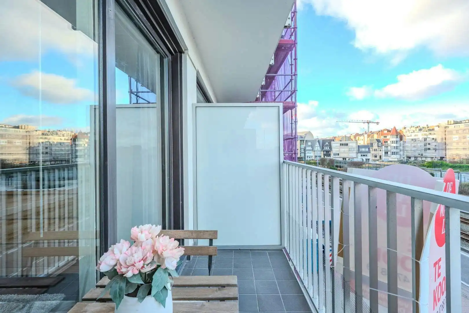 Instapklare studio met terras en zeezicht te Westende! foto 11