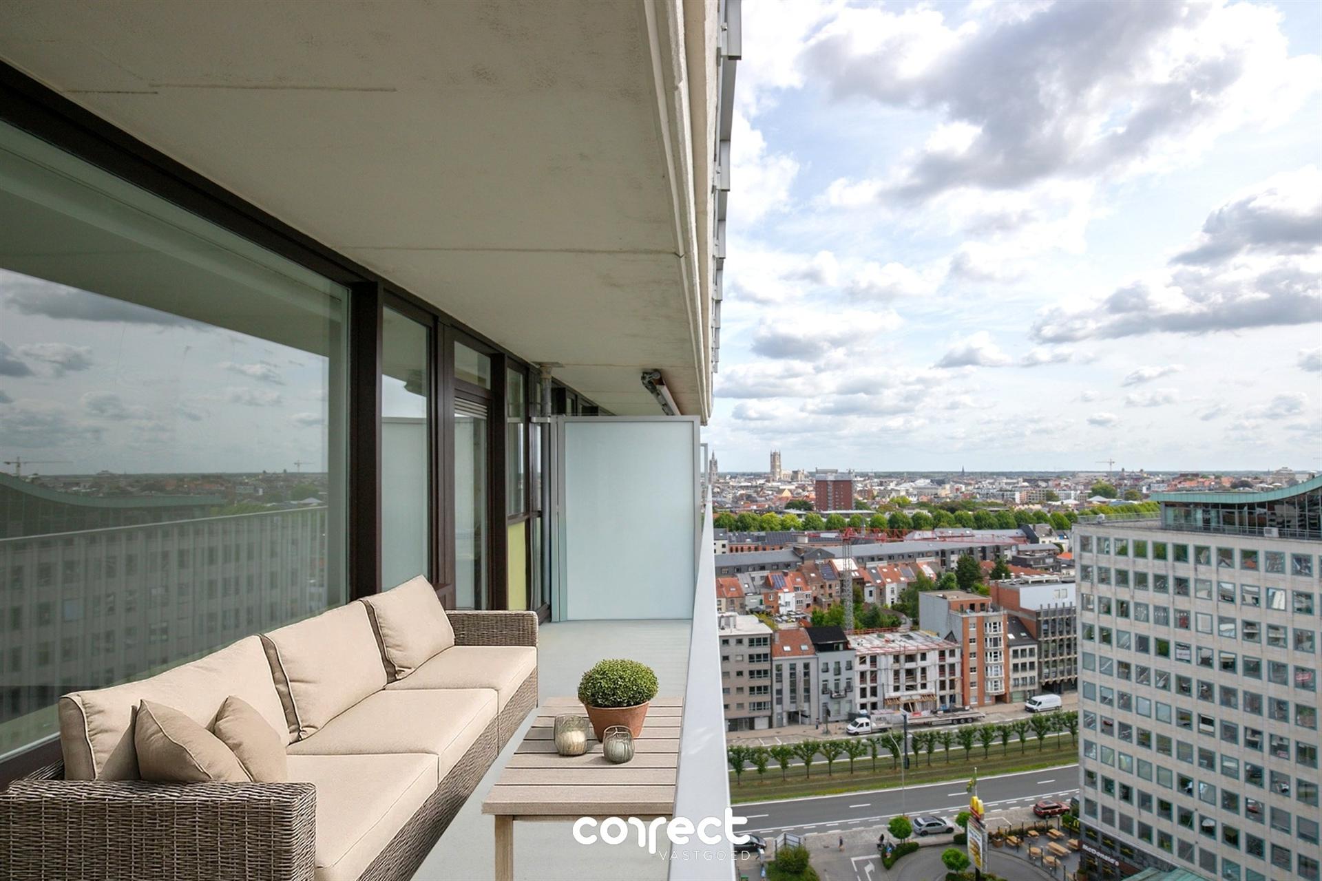 Gerenoveerd appartement met panoramisch zicht op Gent. foto 10
