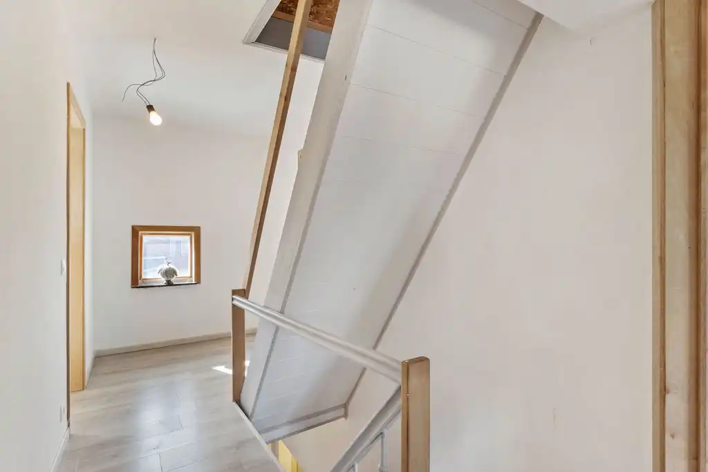 Ruim woonhuis met ruim magazijn op 908m²! foto 10