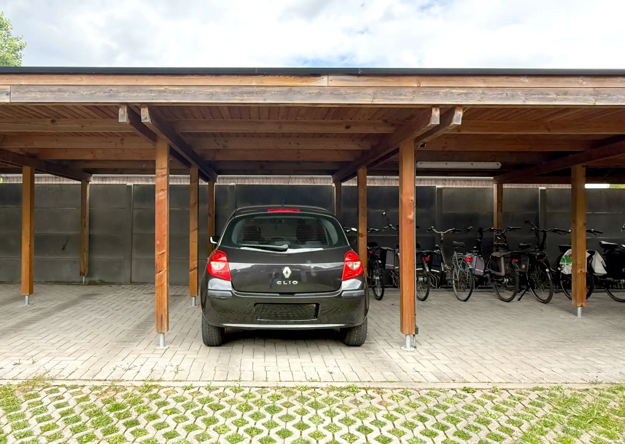 Gelijkvoers appartement met twee slaapkamers en tuin in het hartje van Beveren foto 13