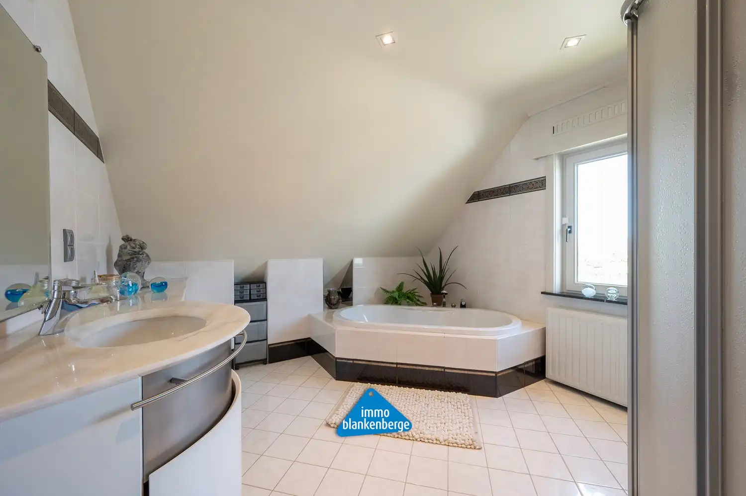 Instapklare Gezinsvilla met Tuin op Rustige en Centrale Ligging foto 31