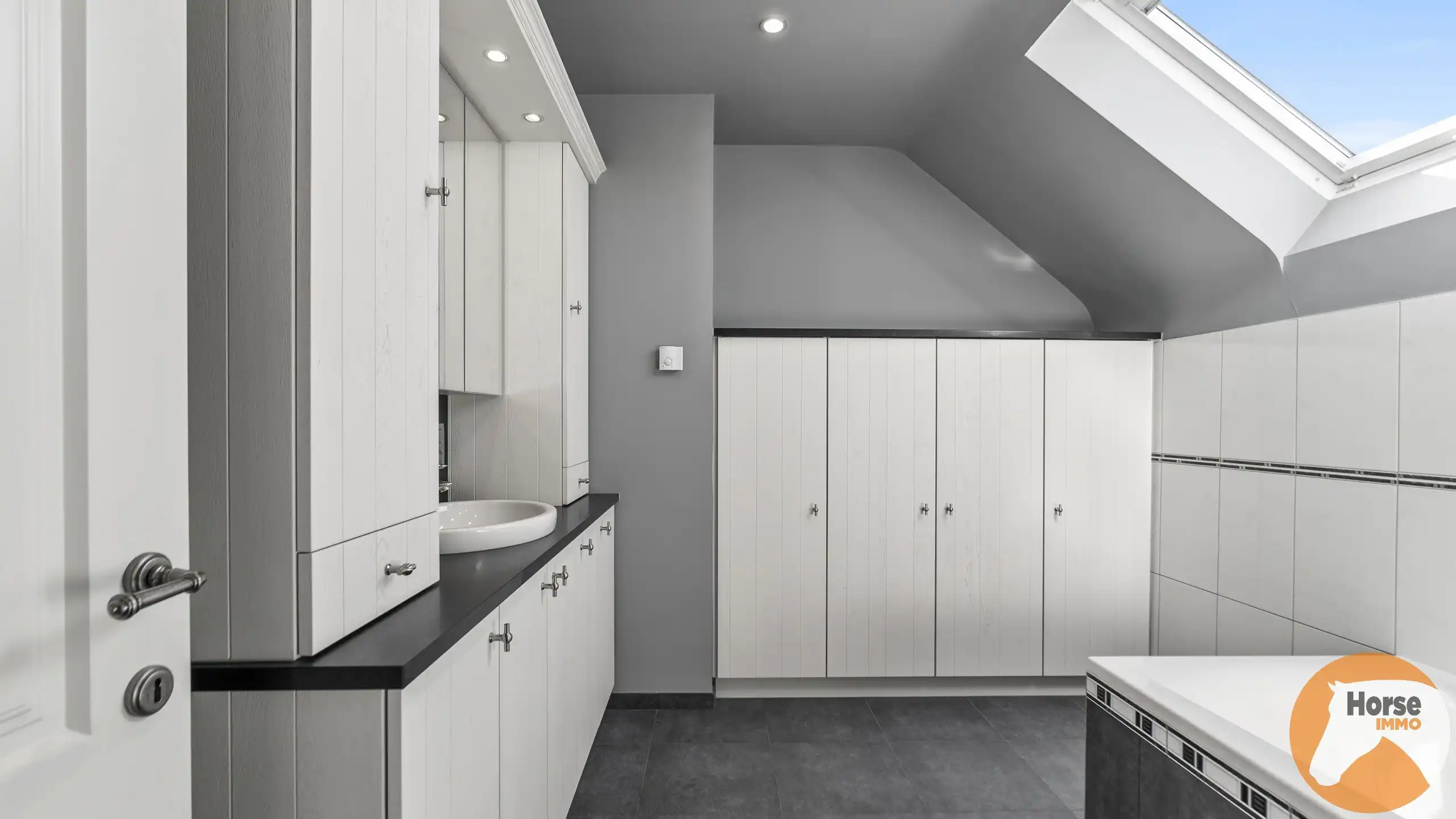 HEUSDEN-ZOLDER - Hoeve met paardenaccommodatie foto 16