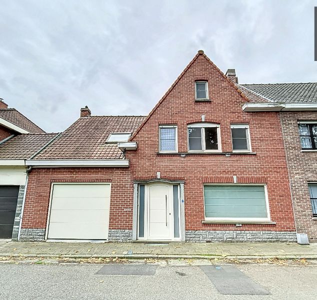 Ruime WONING MET GARAGE nabij station Waregem foto 1