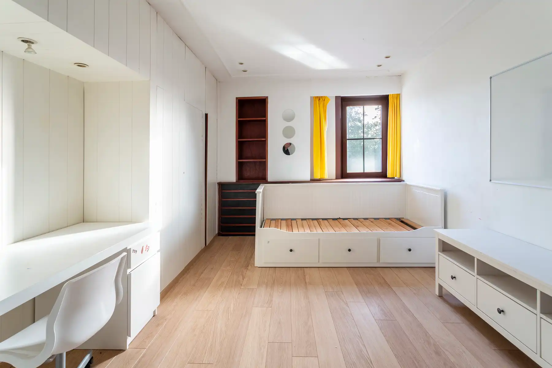 Ruime halfopen villa met zwembad in Elsdonkwijk foto 15