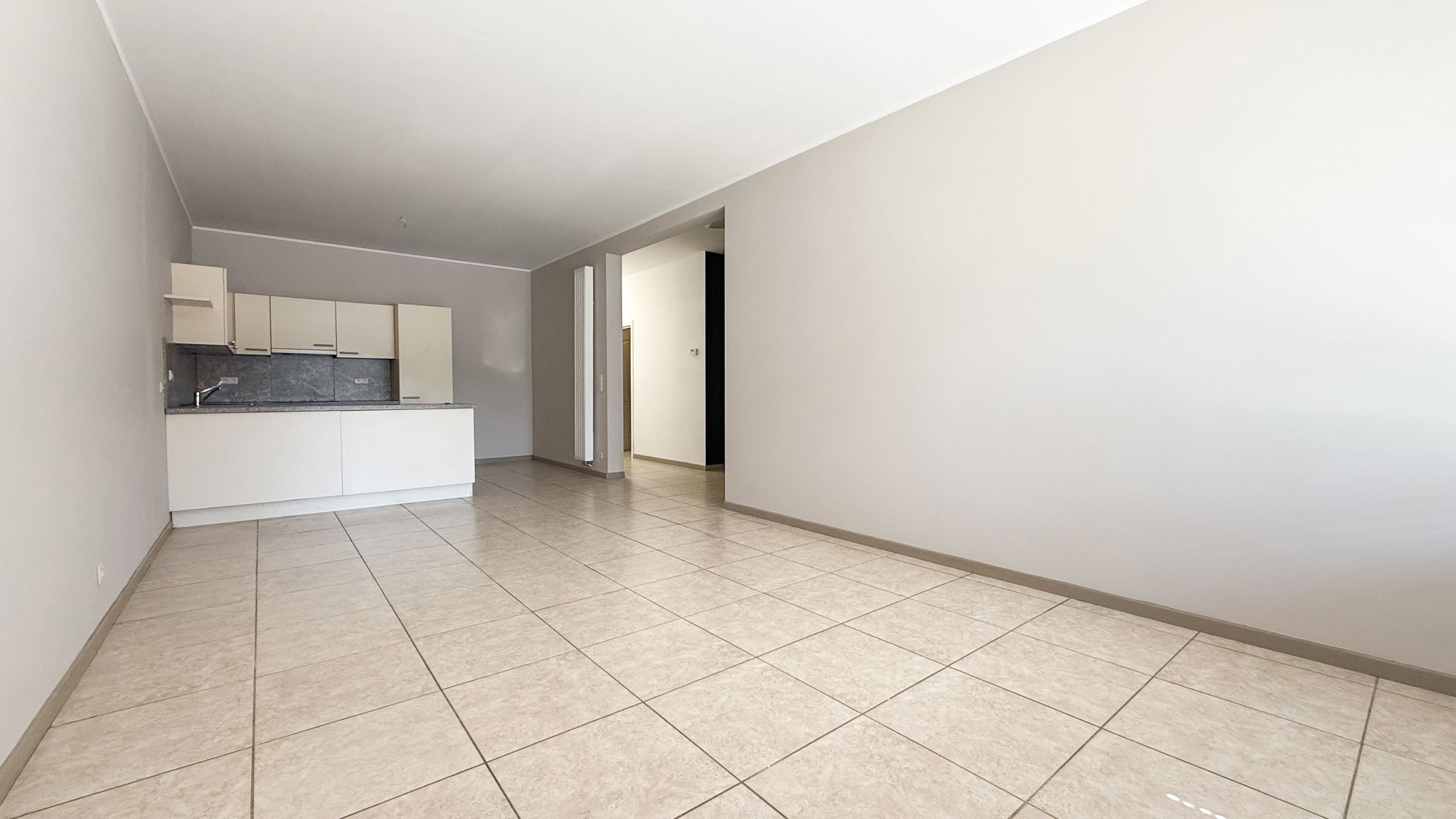 Gelijkvloerse appartement met 2 slaapkamers te HZ! foto 2