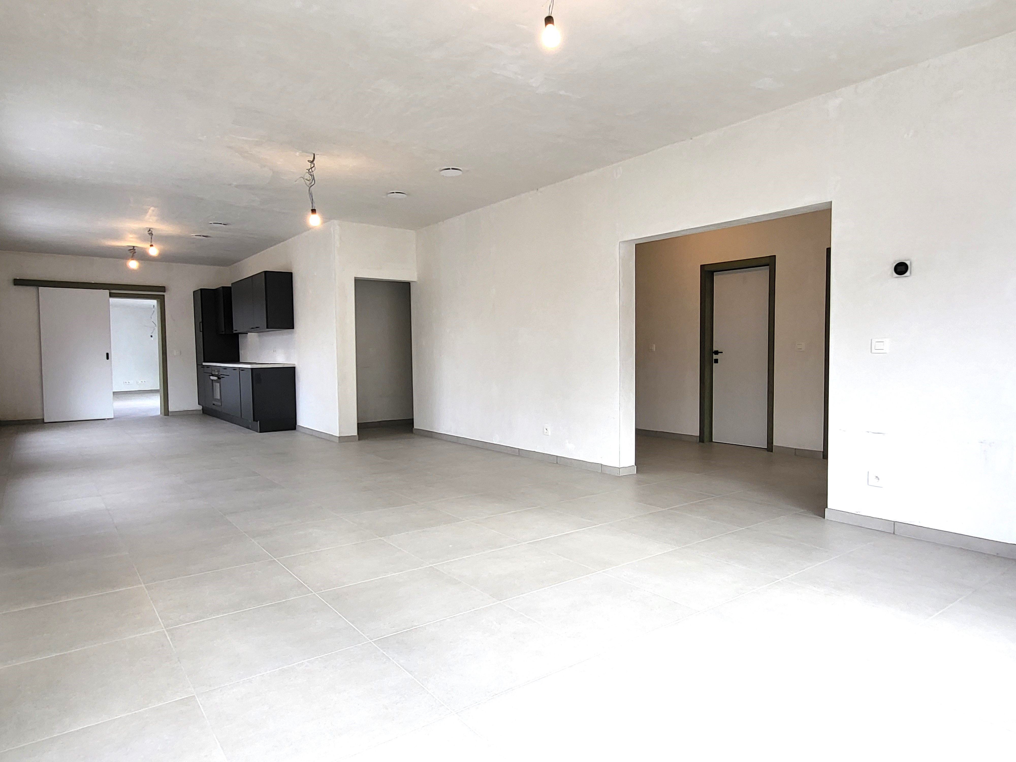 Volledig gerenoveerde, energiezuinige bungalow op 556m² met prachtig aangelegde tuin. Topper! foto 9