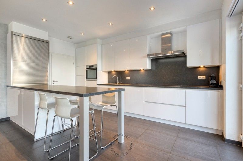 Moderne halfopen woning met 4 slaapkamers en zonnepanelen in Nieuwkerken-Waas foto 9