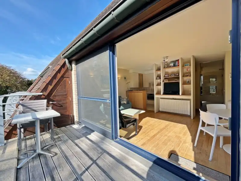 RUSTIG APPARTEMENT MET GROOT ZONNIG TERRAS foto 14