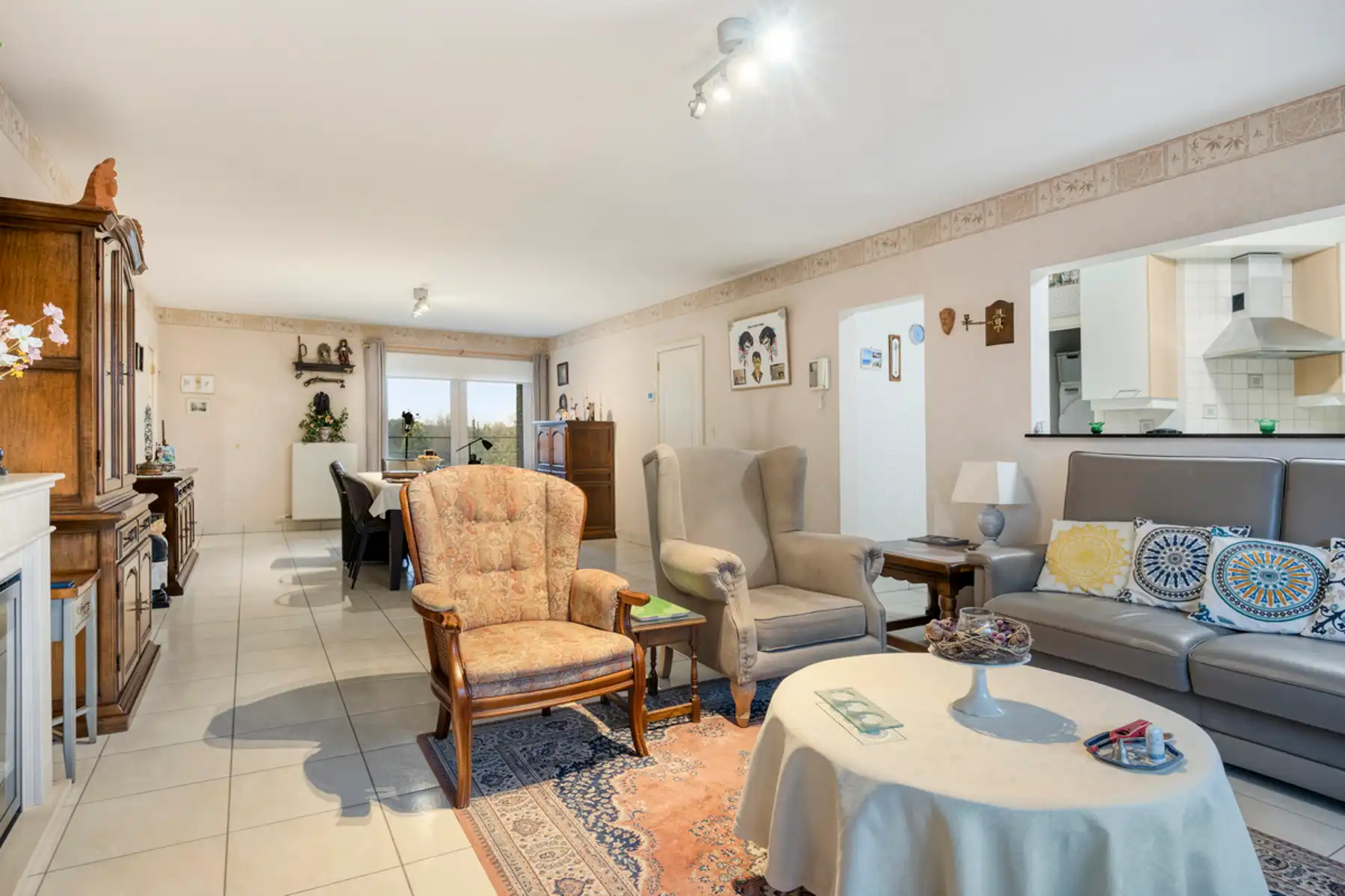 Instapklaar  en energiezuinig appartement met 3 slaapkamers in het hart van Dendermonde! foto {{pictureIndex}}