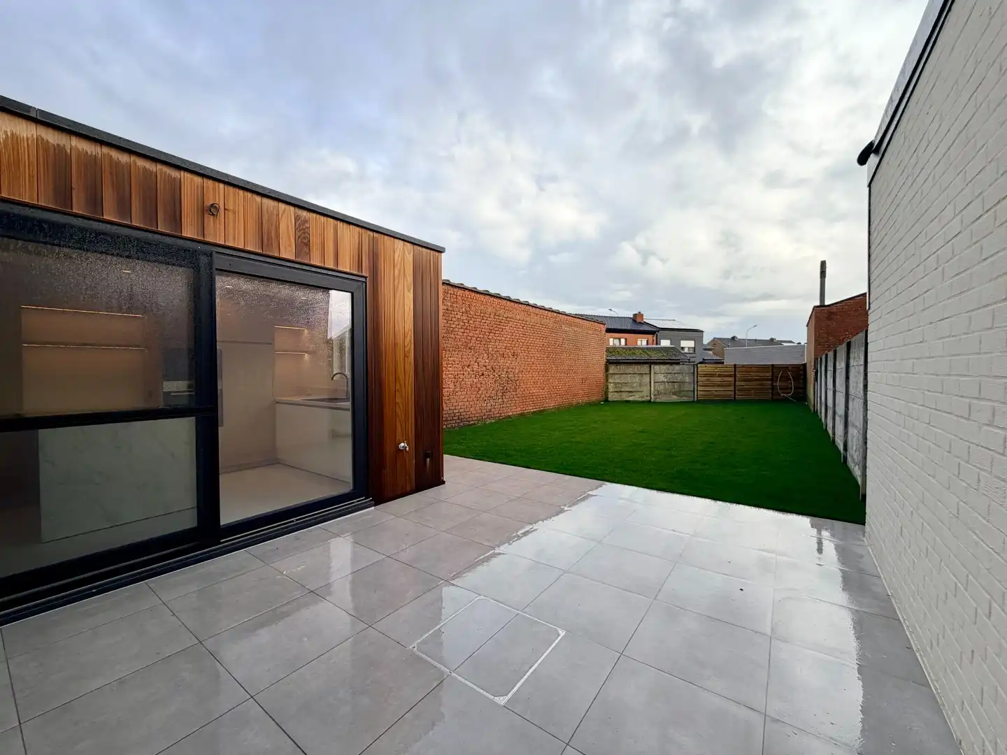 Volledig gerenoveerde woning met 3 slaapkamers en tuin te Izegem! foto 17