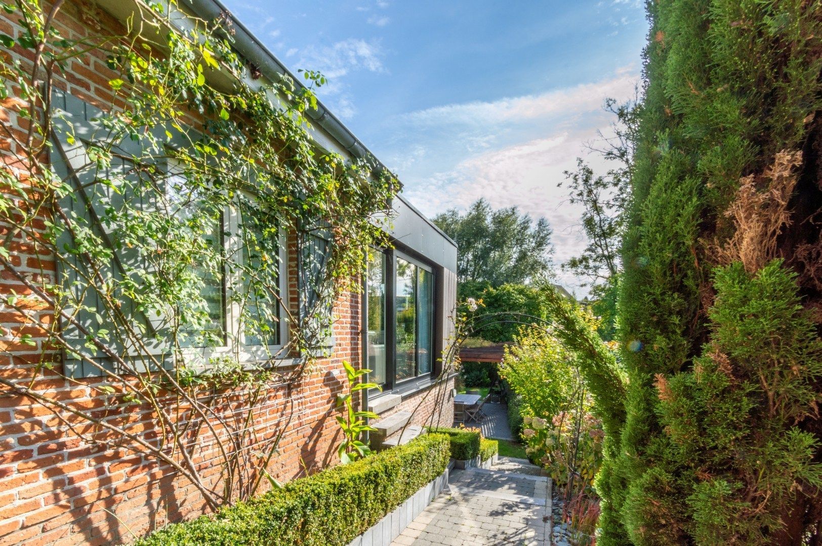 RUIME, INTEGRAAL VERNIEUWDE VILLA ! foto 22