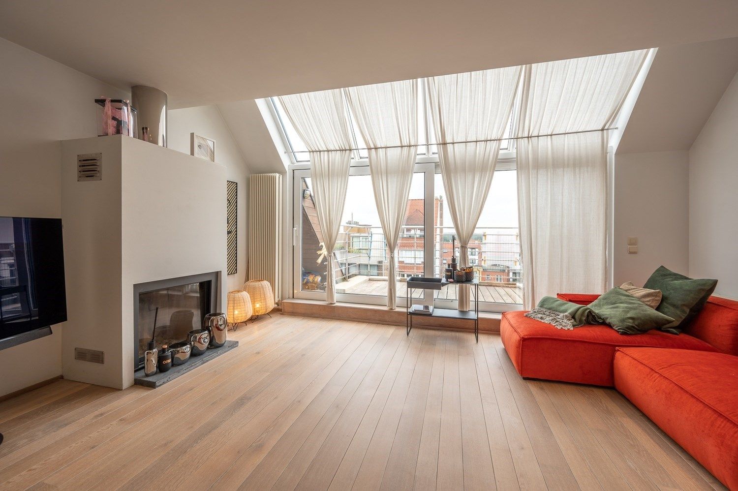 Zeer gezellige duplex met mooie terrassen, op de Lippenslaan met open haard!  foto 6