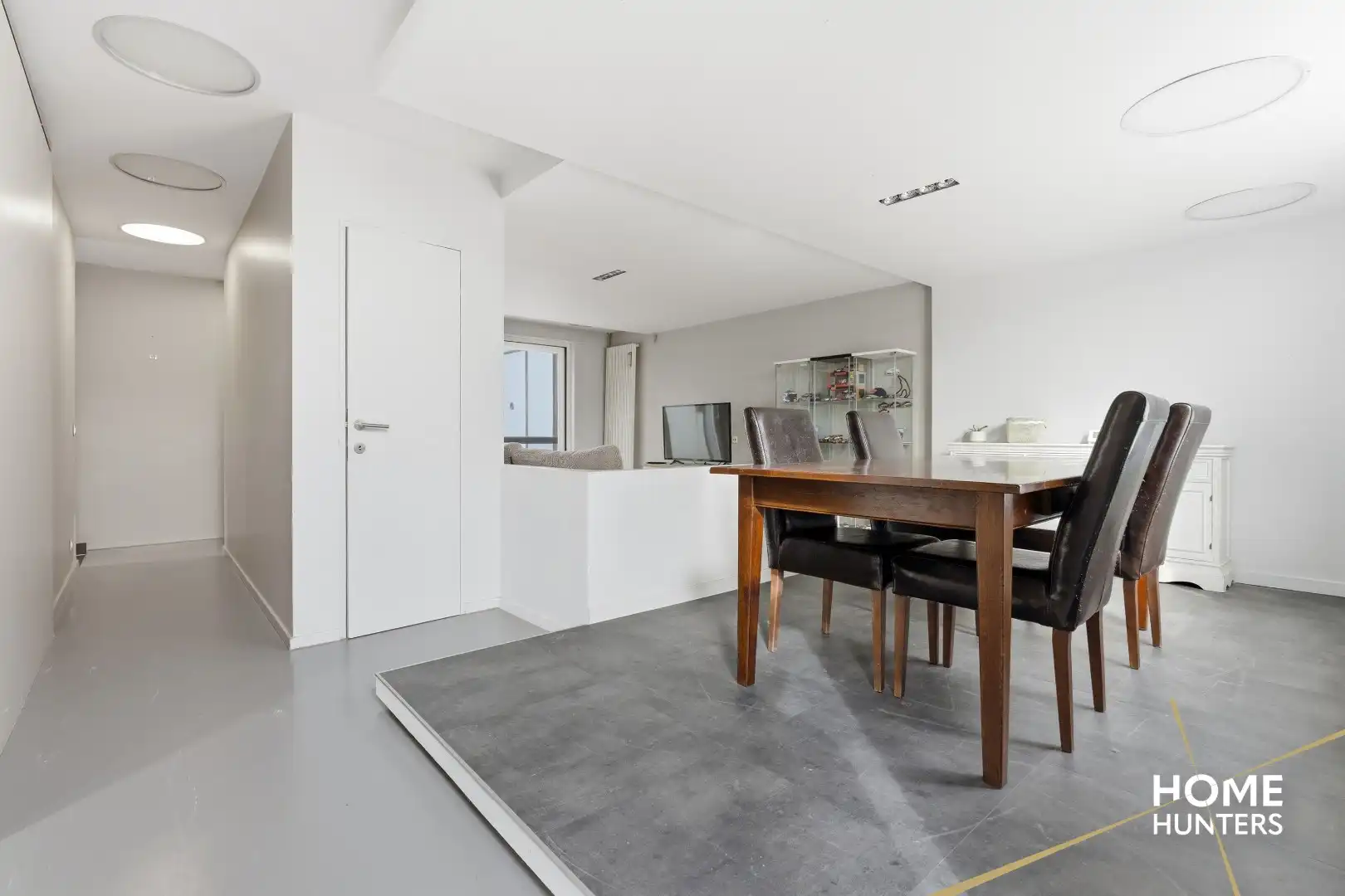 Instapklare halfopen woning met garage, tuin en 3 slaapkamers in de dorpskern van Nieuwkerke foto 4