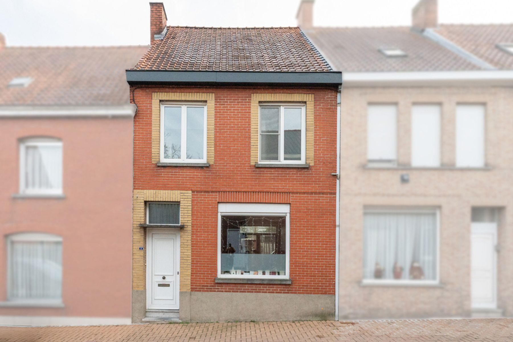 Vernieuwde woning met garage en stadstuintje foto 21