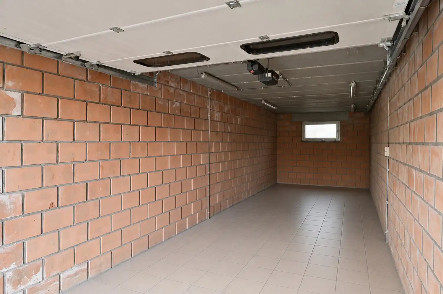 Ruim en veelzijdig appartement met 3 slaapkamers nabij het centrum van Lanaken foto 23