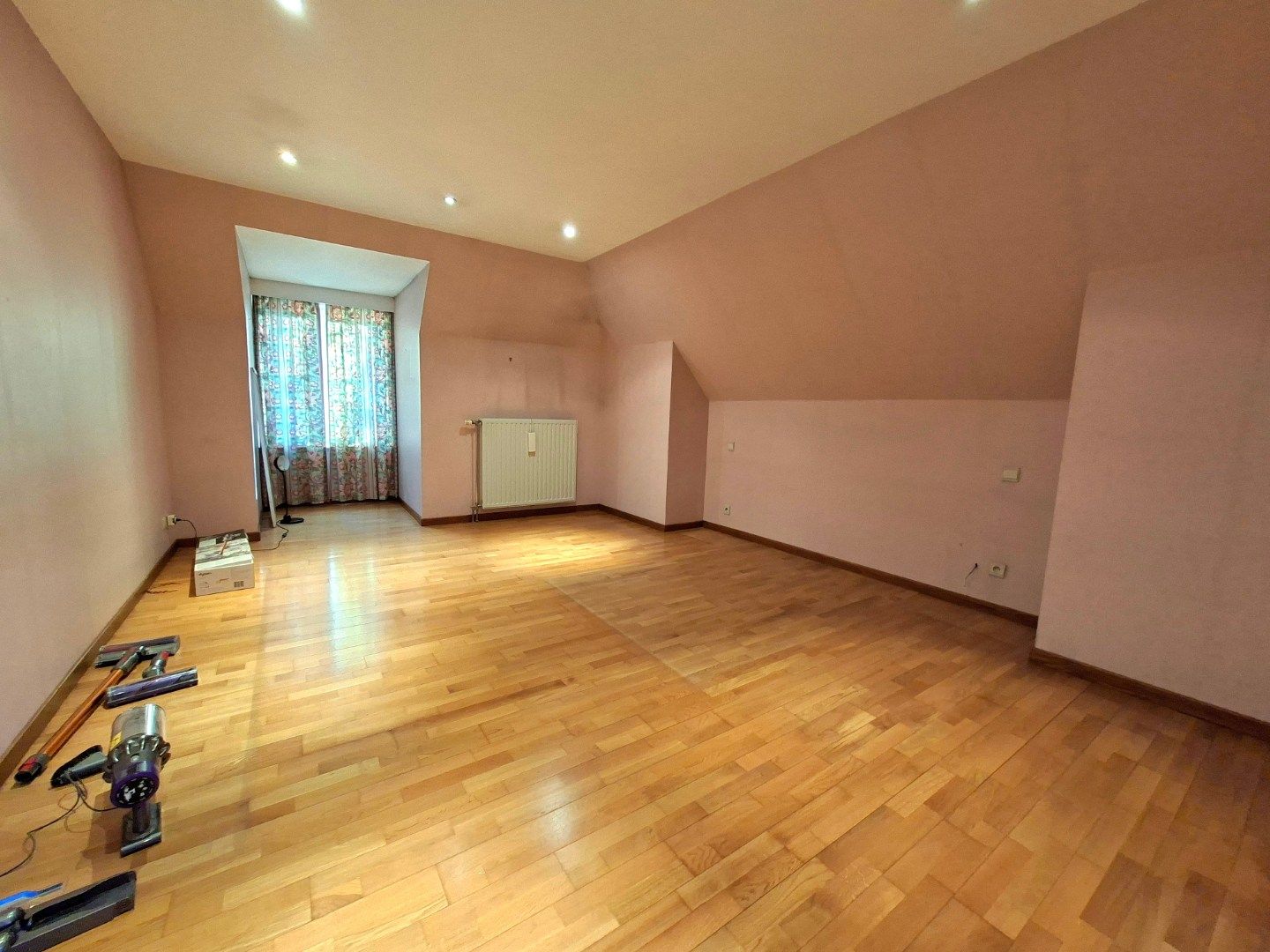 Residentieel gelegen villa foto 13