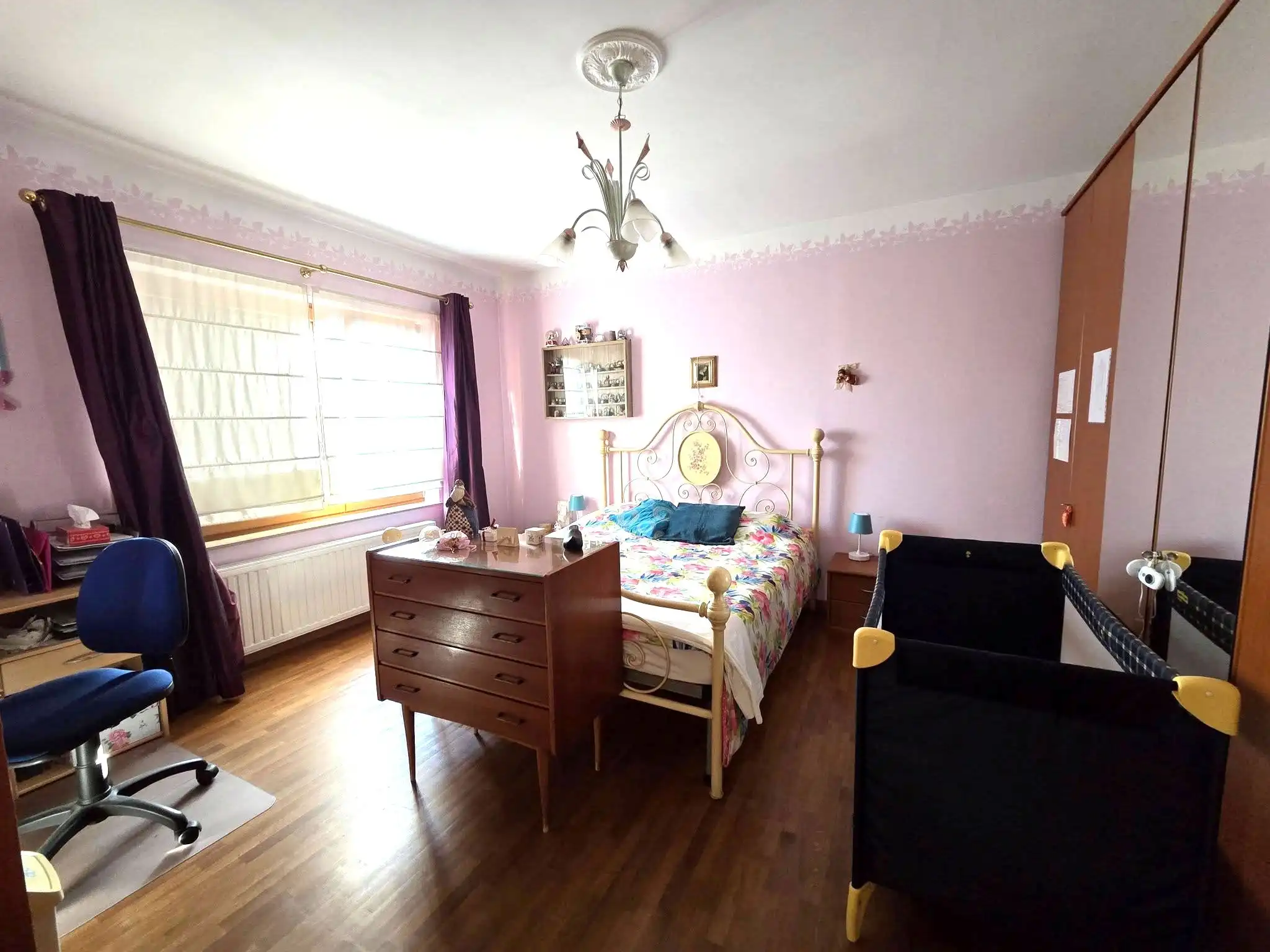 Schitterende 3-gevelwoning met 4 slaapkamers en 2 badkamers. foto 13