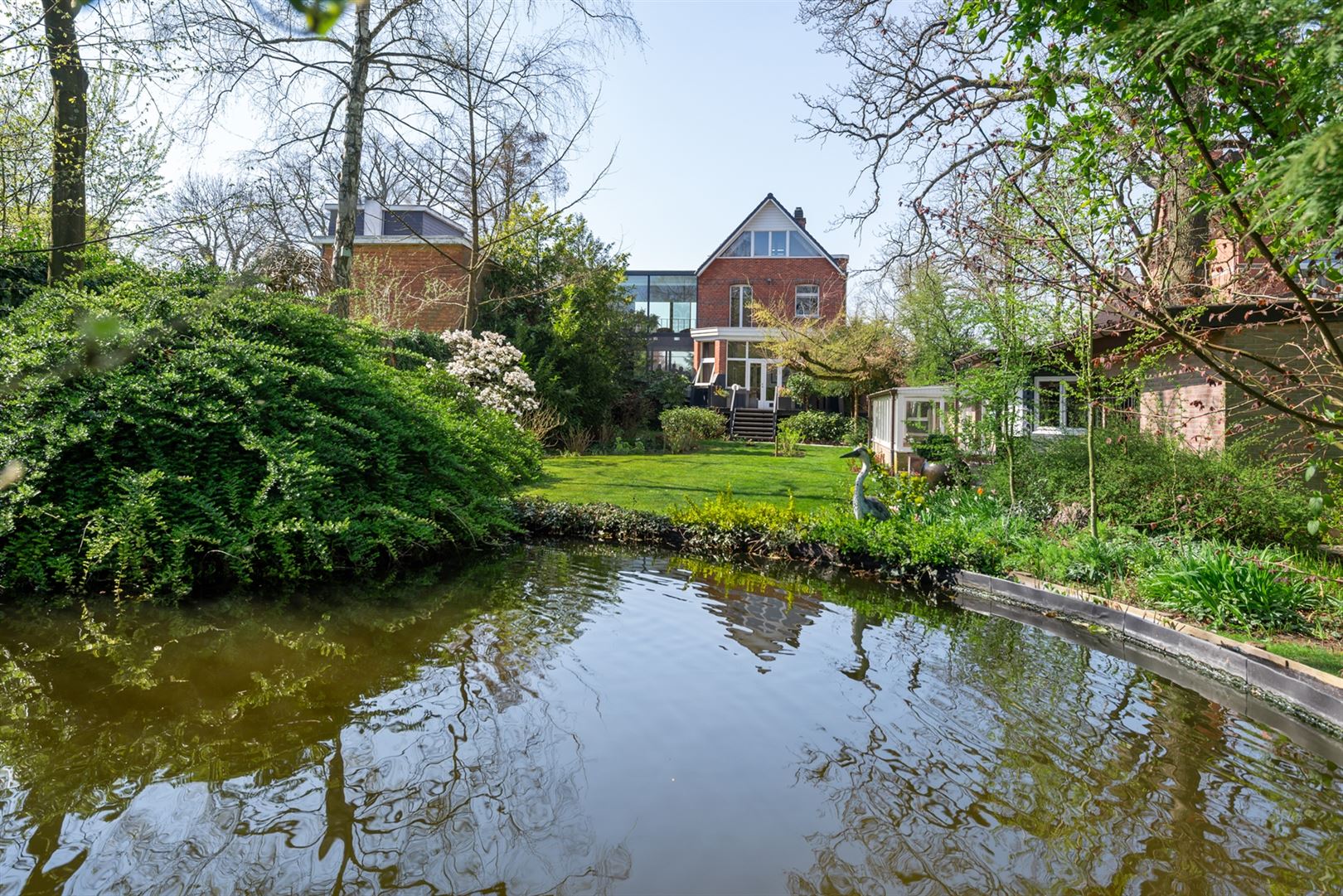 Statige meesterwoning 'Torenhof' met recente aanbouw op ca. 2.370m2 foto 4