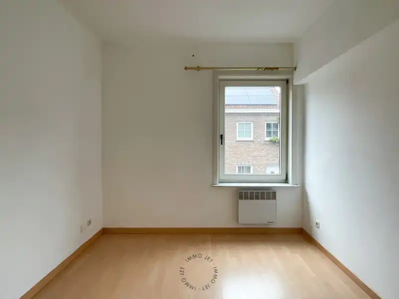 Instapklaar appartement met 2 slaapkamers en staanplaats nabij centrum Beveren foto 7