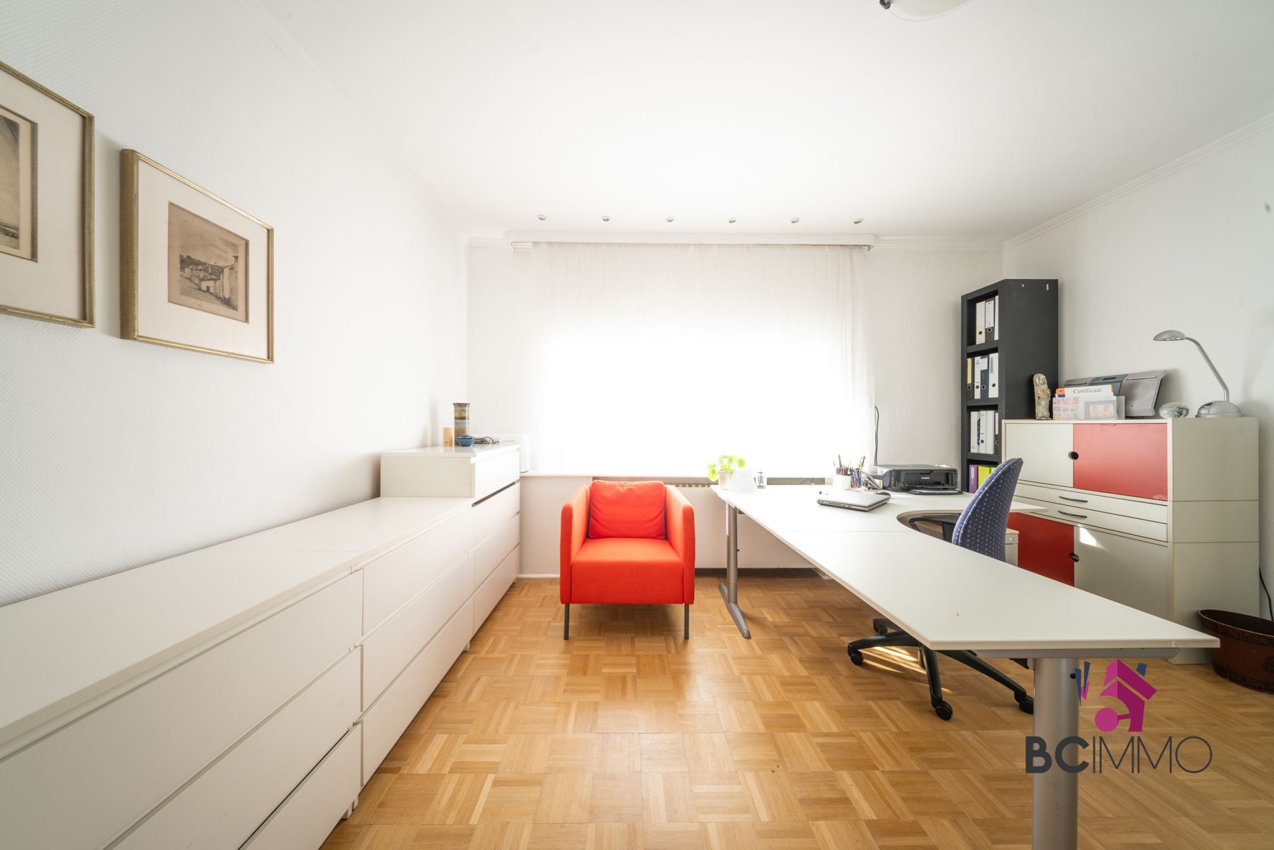 Ruime woning met praktijkruimte en 6 slaapkamers te Genk foto 16