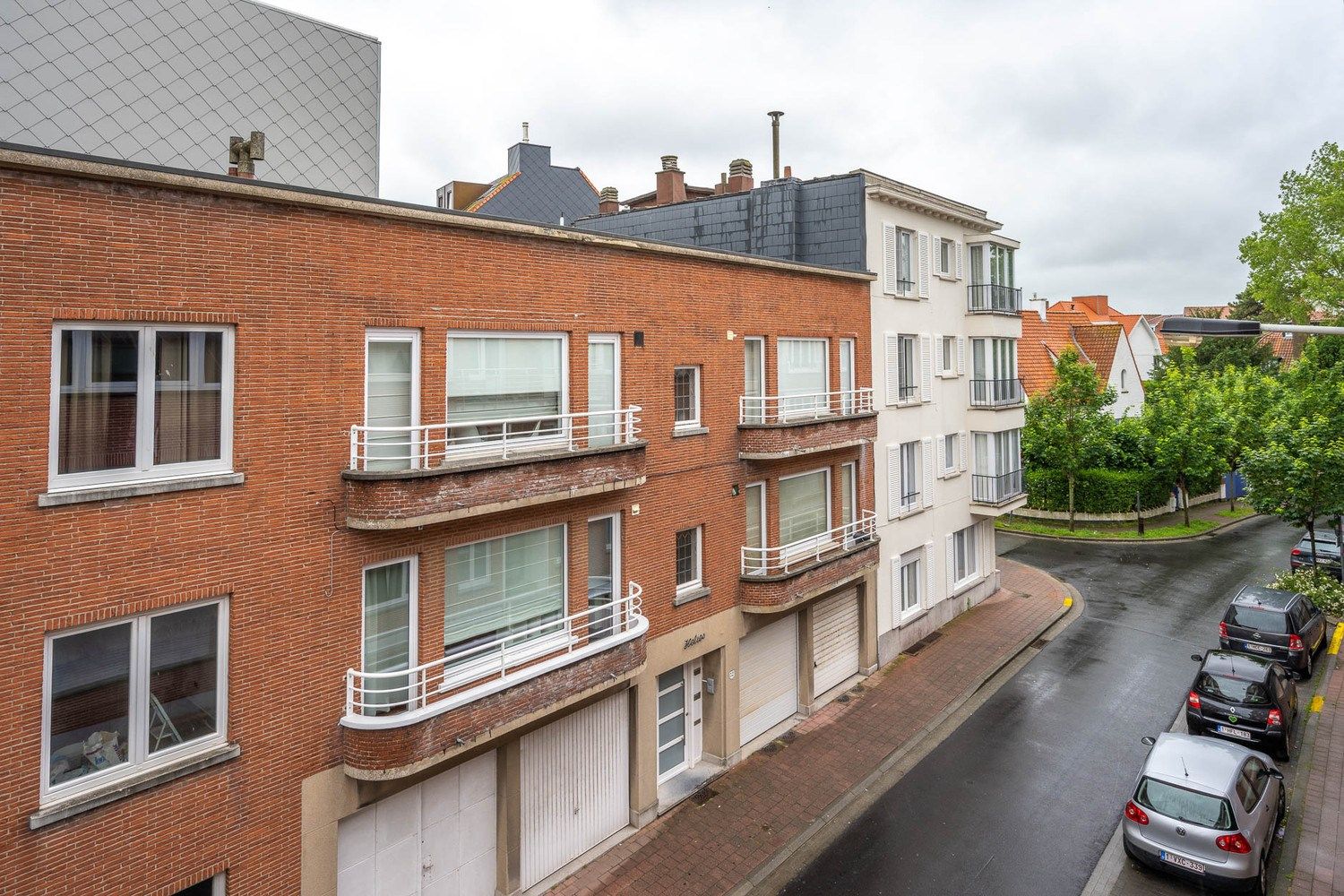 GEMEUBELD: Recent en gezellig ingericht appartement gelegen nabij de winkels en het strand. foto 8