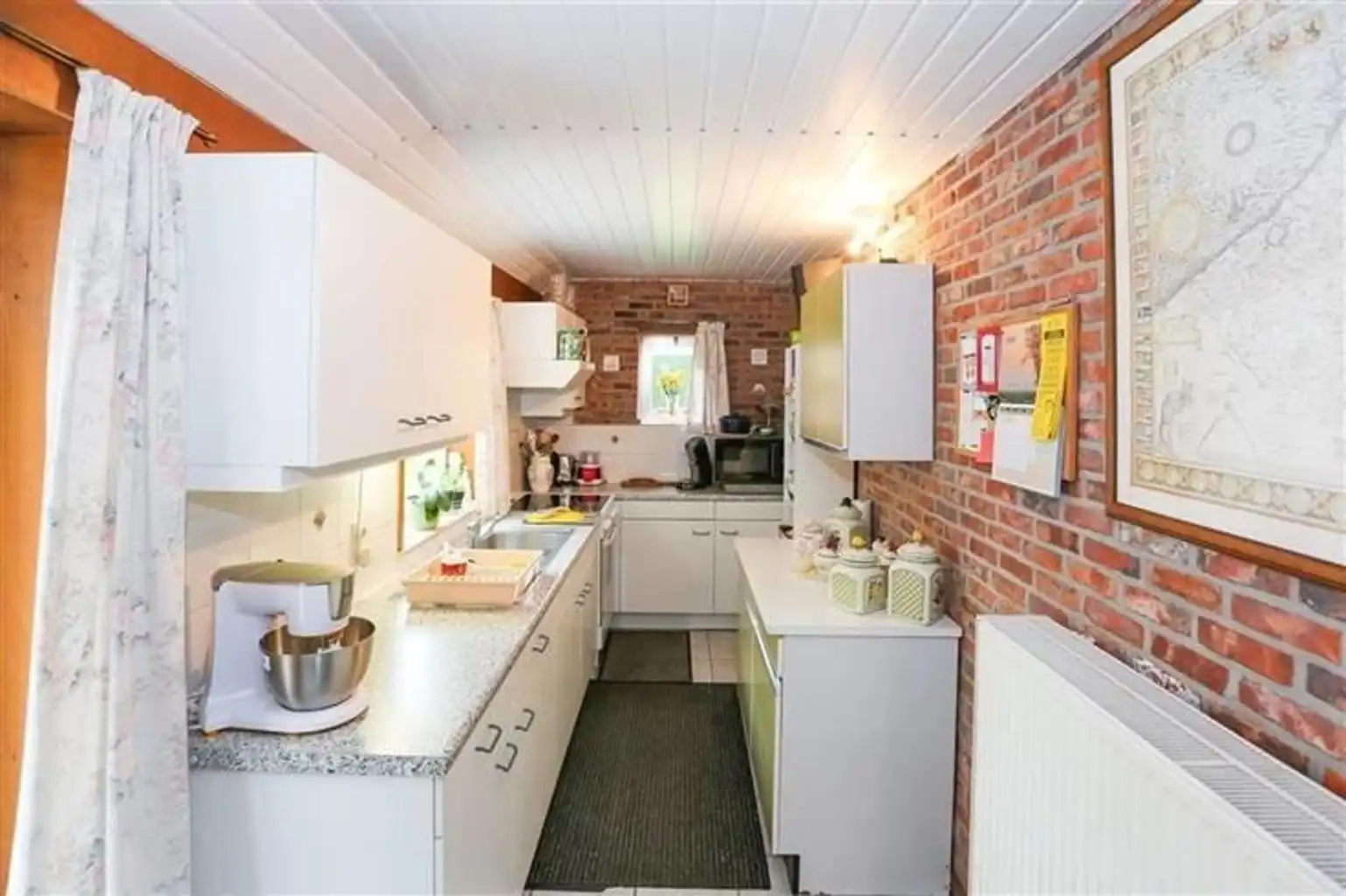 Te koop: te renoveren rijwoning op toplocatie foto 18