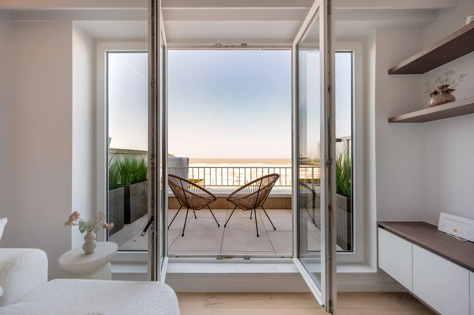 Volledig gerenoveerd appartement met FRONTAAL ZEEZICHT foto 14