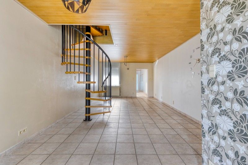 🌿 Instapklare halfopen woning met 3 slaapkamers, tuin, garage en zonnepanelen in Beveren-Leie TE KOOP! foto 2