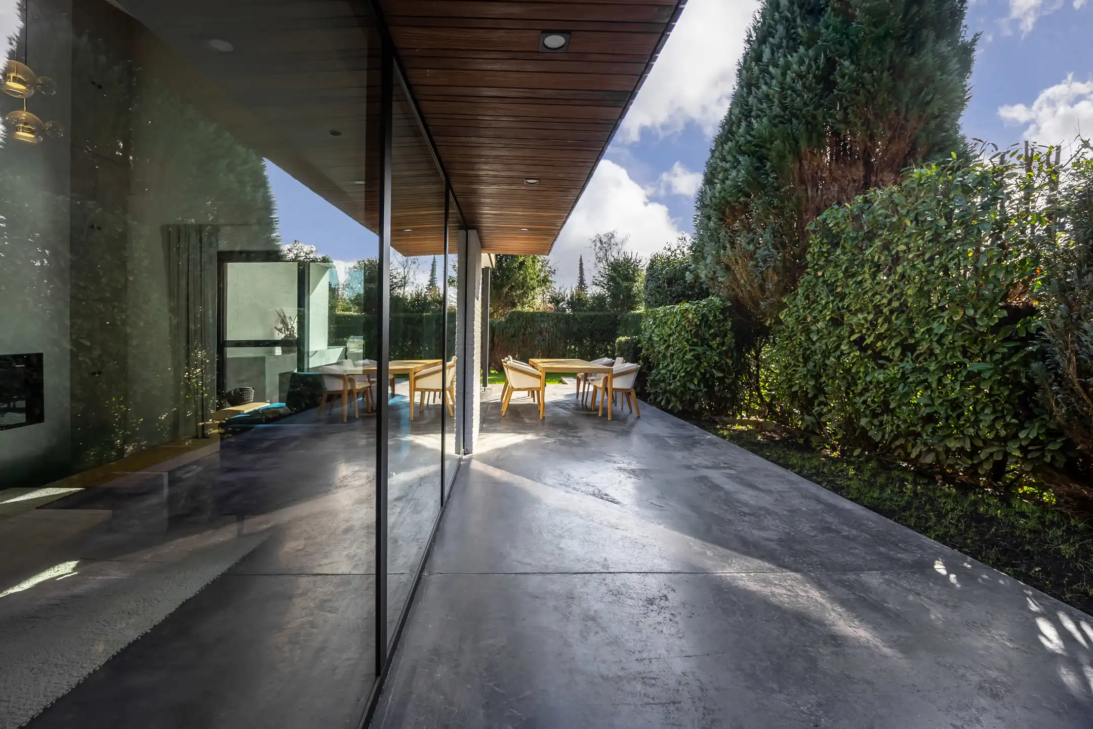 Een designparel in het groen met prachtige buiten bar foto 18