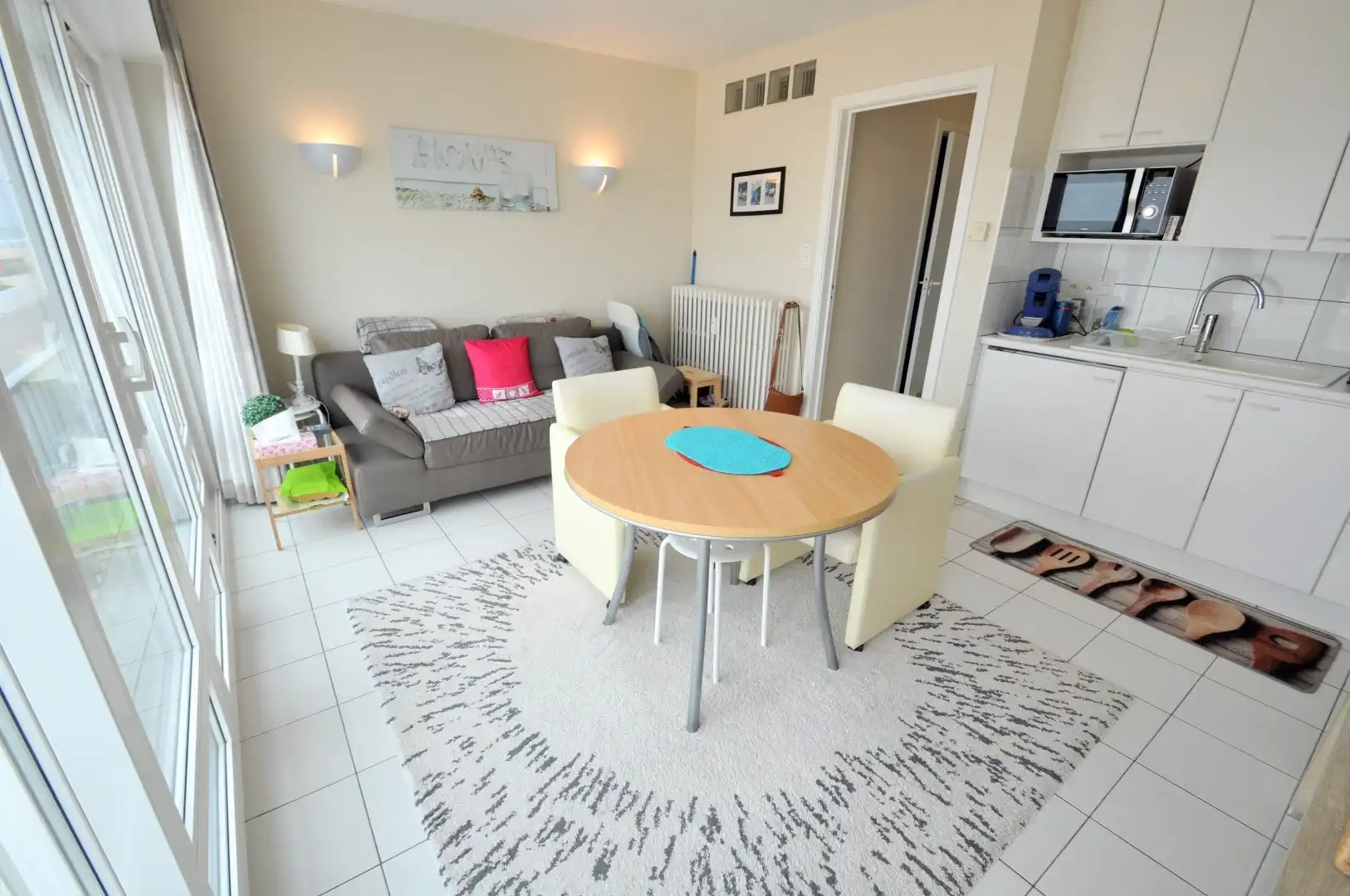 Studio met slaaphoek te huur op jaarbasis op de zeedijk te Koksijde foto 4