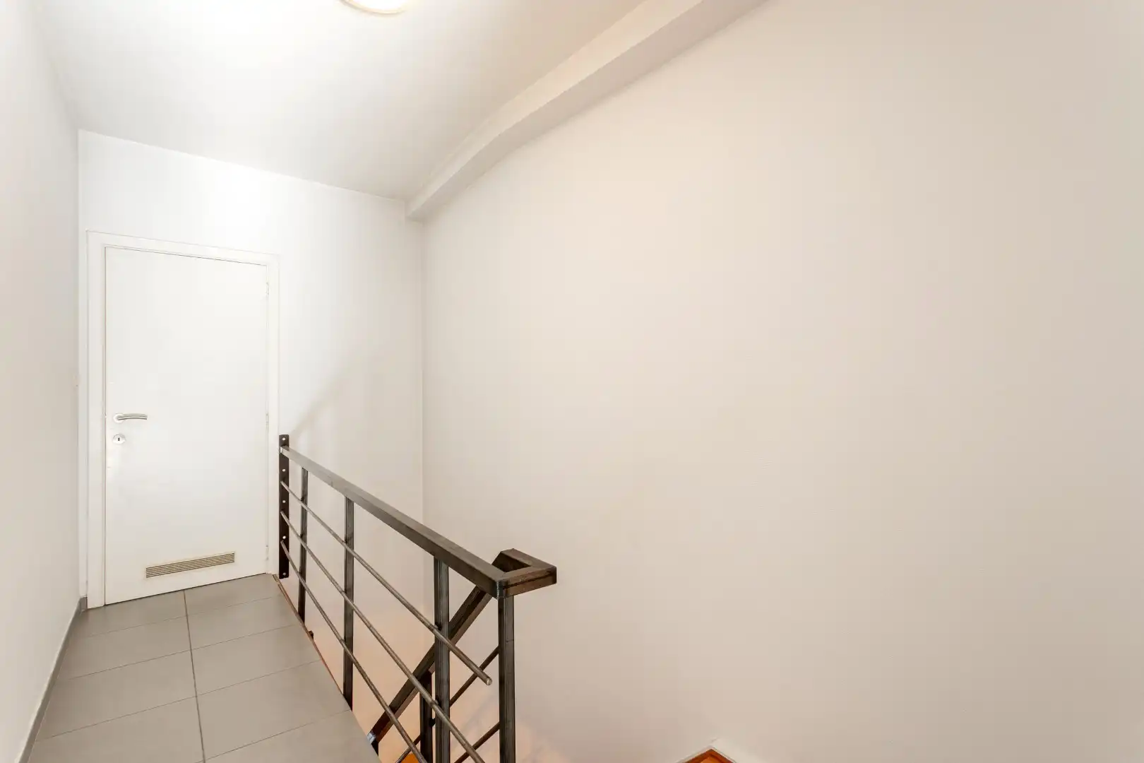 Handelspand met woonst te Halle centrum foto 20