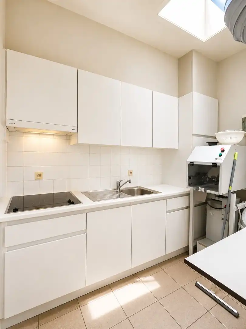 Koksijde - Commerciële handelspand op de Zeedijk foto 7