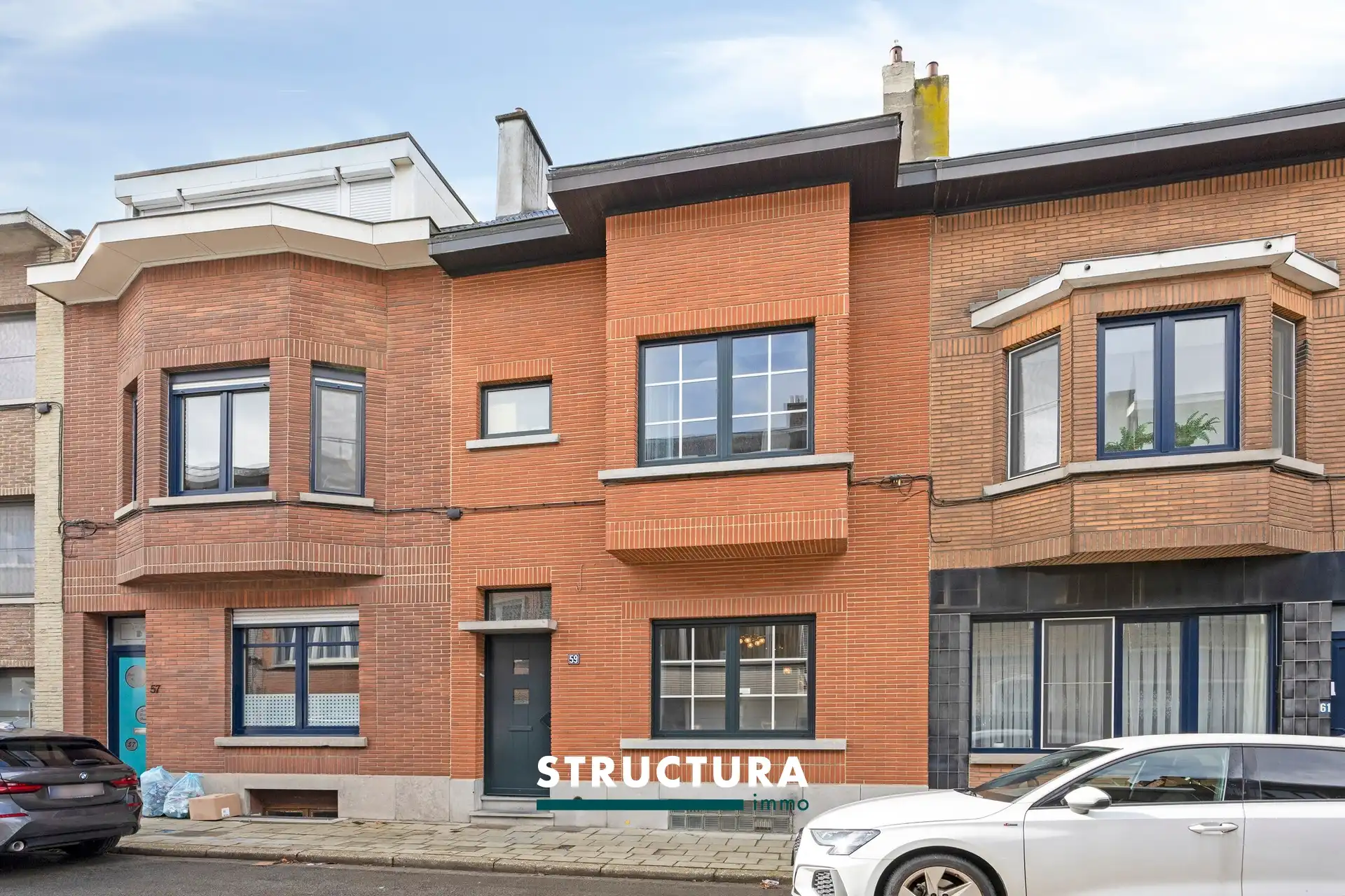 Gezellige woning met 4 slaapkamers - Elektriciteit conform foto {{pictureIndex}}