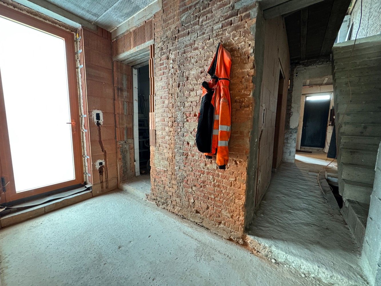 🏡  Casco woning met bijbouw op royaal perceel van 15a foto 6