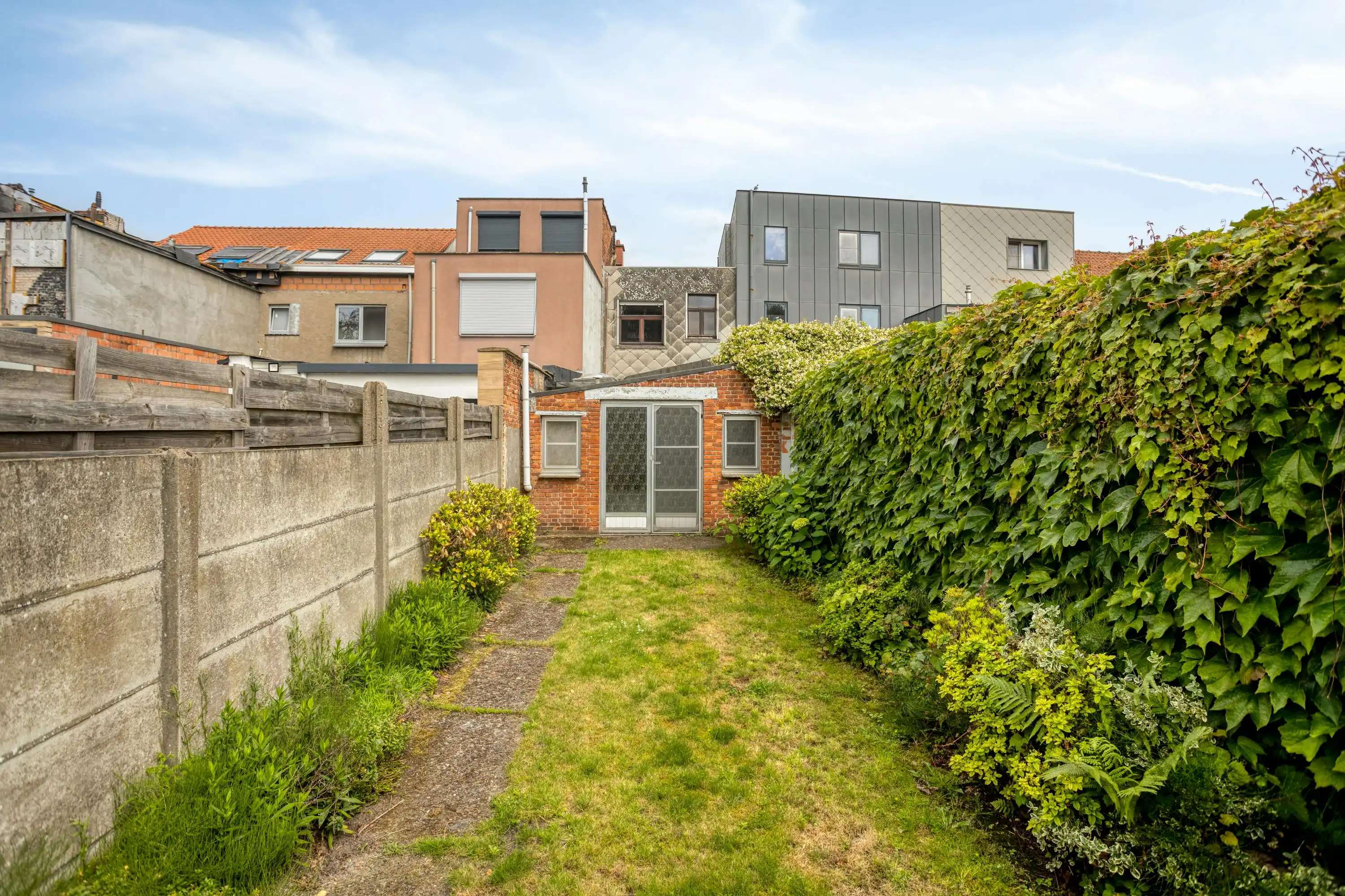 Te renoveren huis met 3 slaapkamers en tuin te koop in Hoboken foto 2